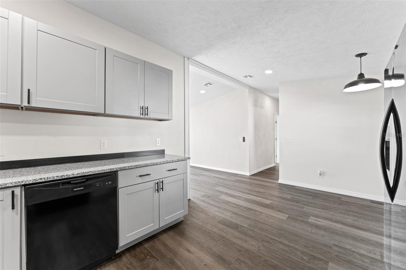 142 N INDIAN RIVER DR N, EDGEWATER, FL, 32141