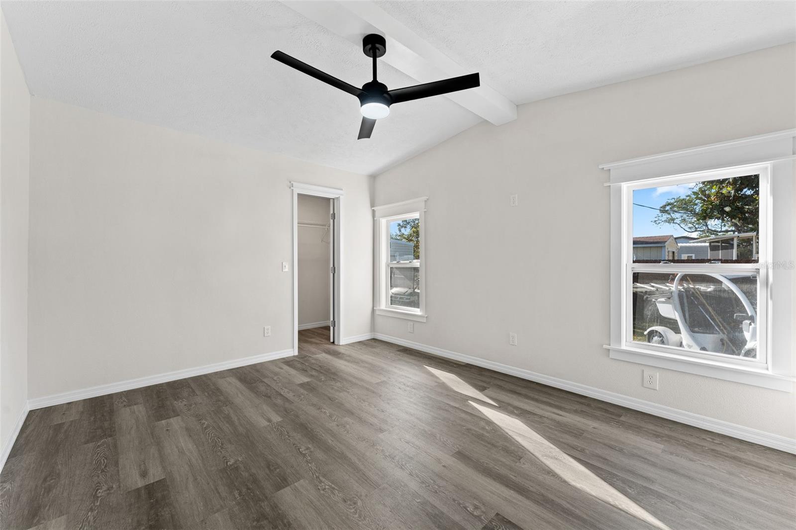 142 N INDIAN RIVER DR N, EDGEWATER, FL, 32141