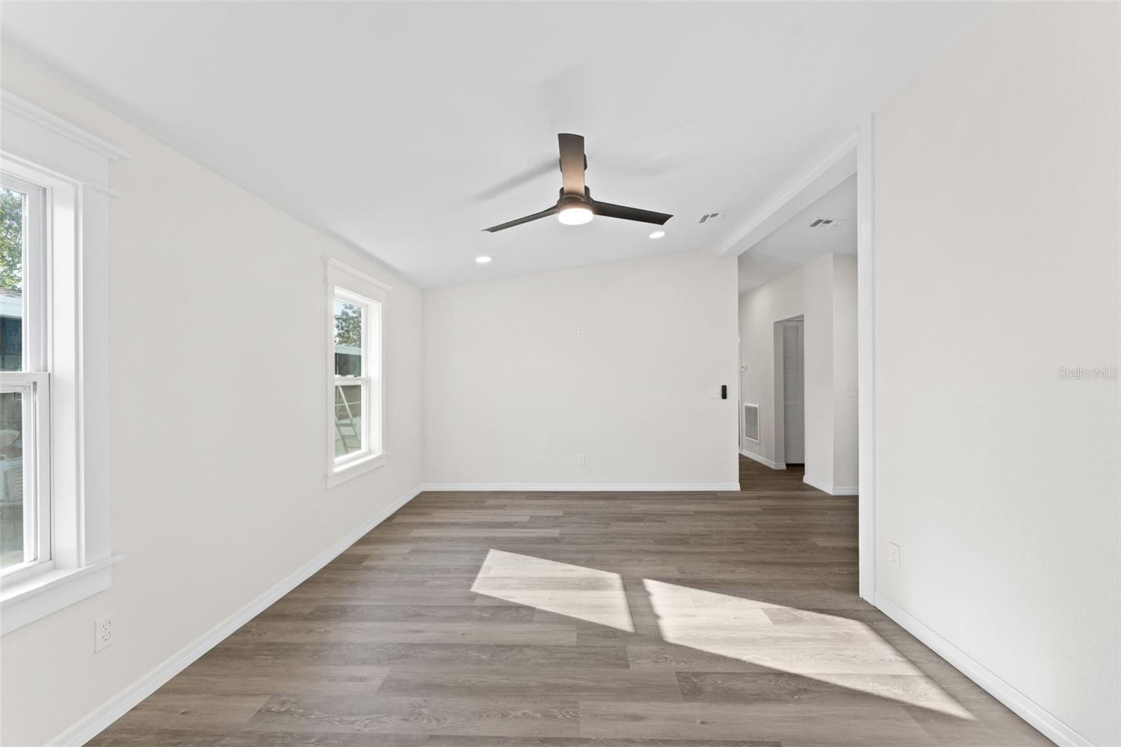 142 N INDIAN RIVER DR N, EDGEWATER, FL, 32141