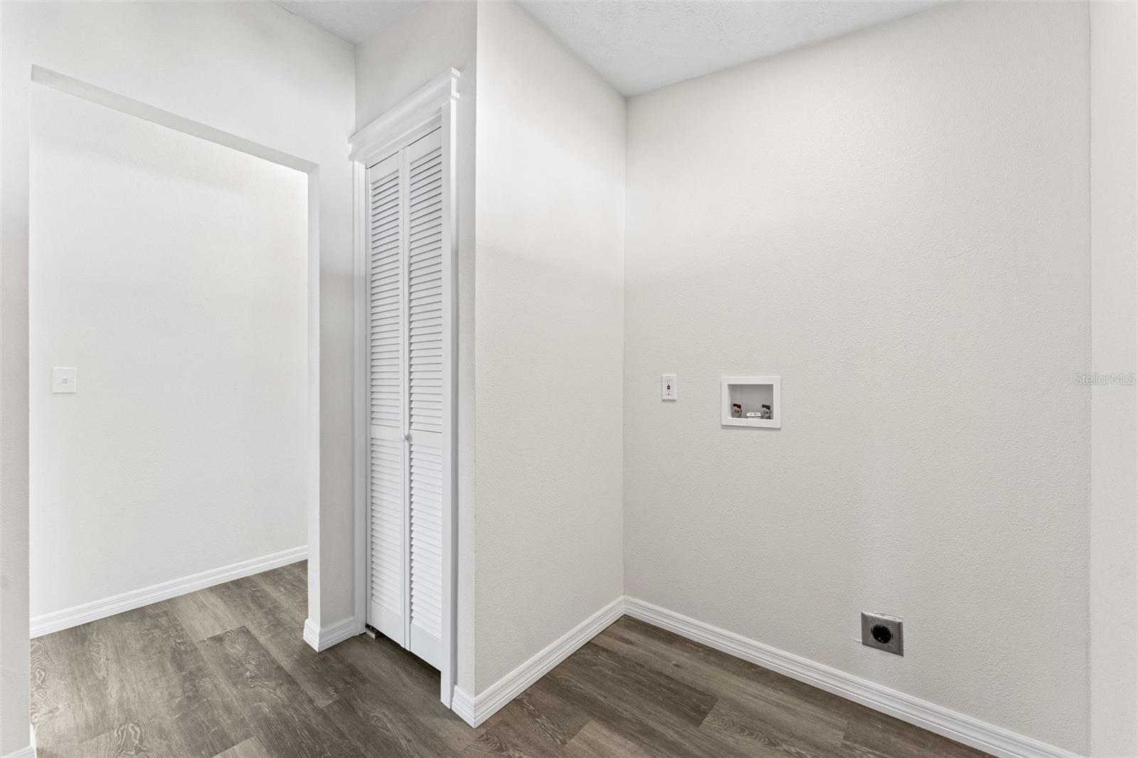 142 N INDIAN RIVER DR N, EDGEWATER, FL, 32141