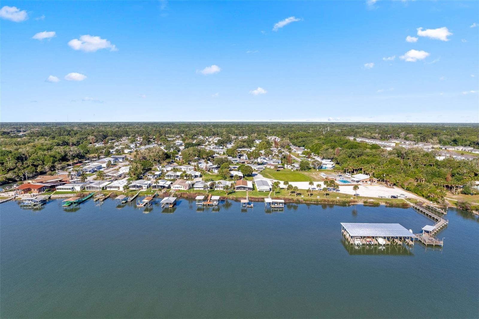 142 N INDIAN RIVER DR N, EDGEWATER, FL, 32141