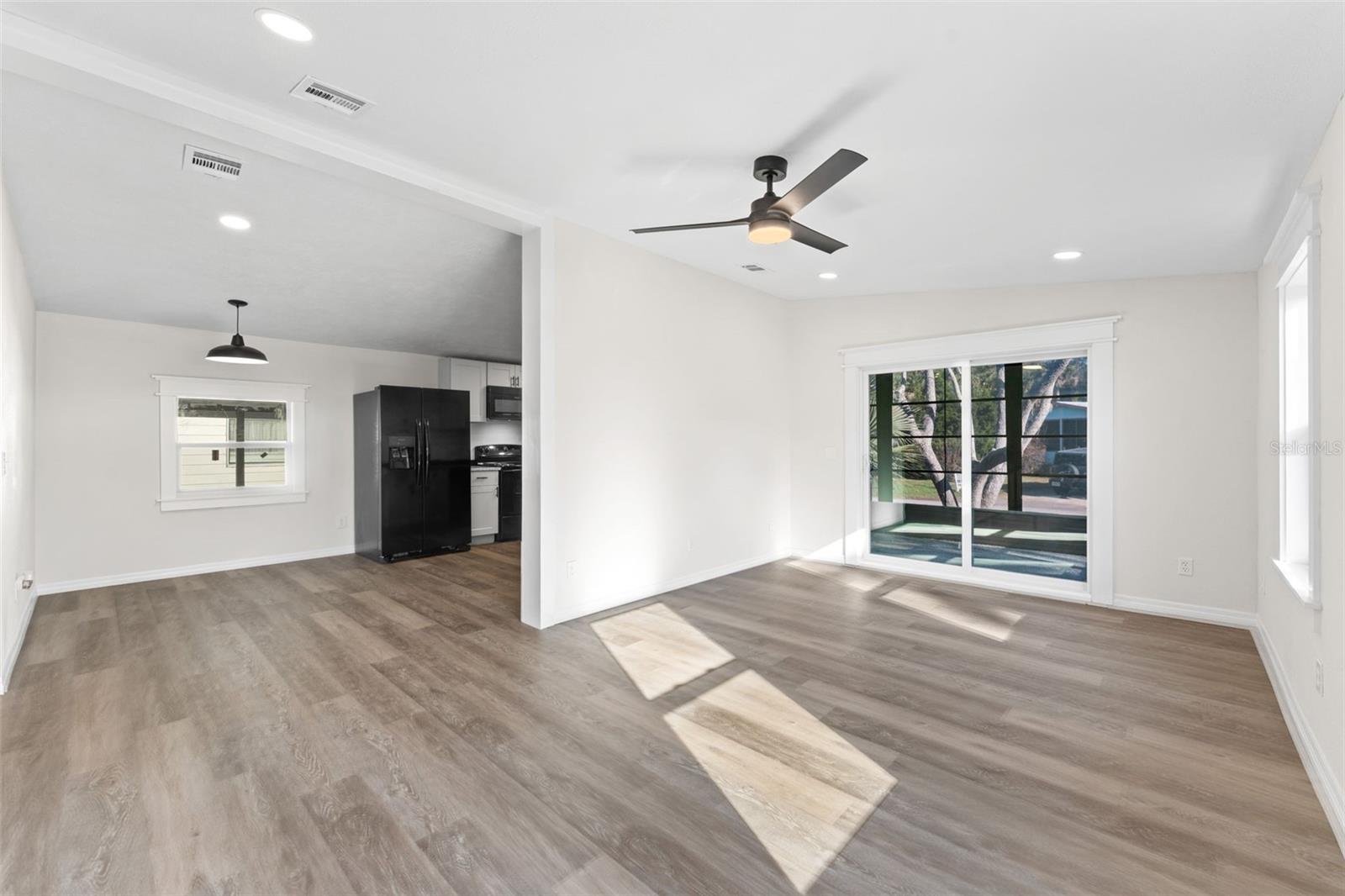 142 N INDIAN RIVER DR N, EDGEWATER, FL, 32141