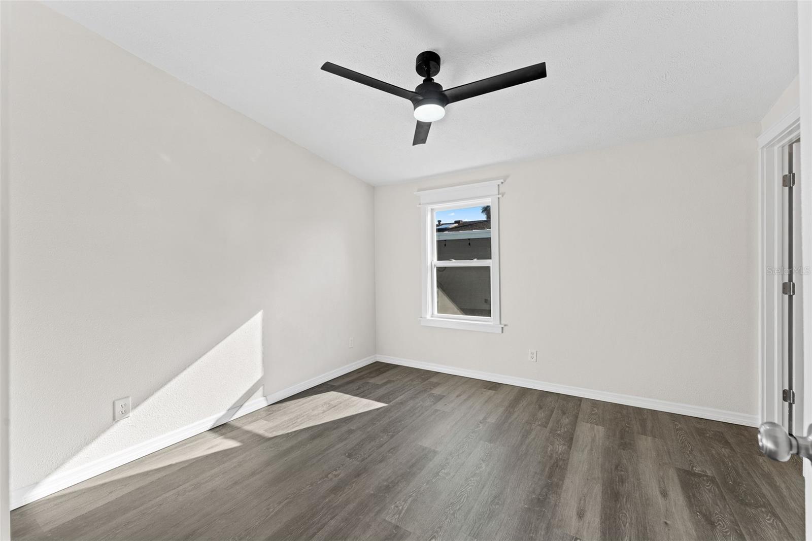 142 N INDIAN RIVER DR N, EDGEWATER, FL, 32141