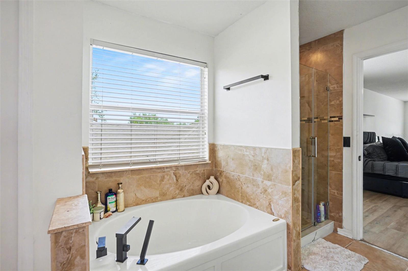 8105 RIVER MONT WAY, TAMPA, FL, 33637