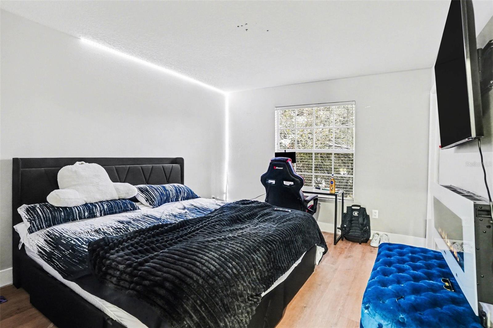 8105 RIVER MONT WAY, TAMPA, FL, 33637