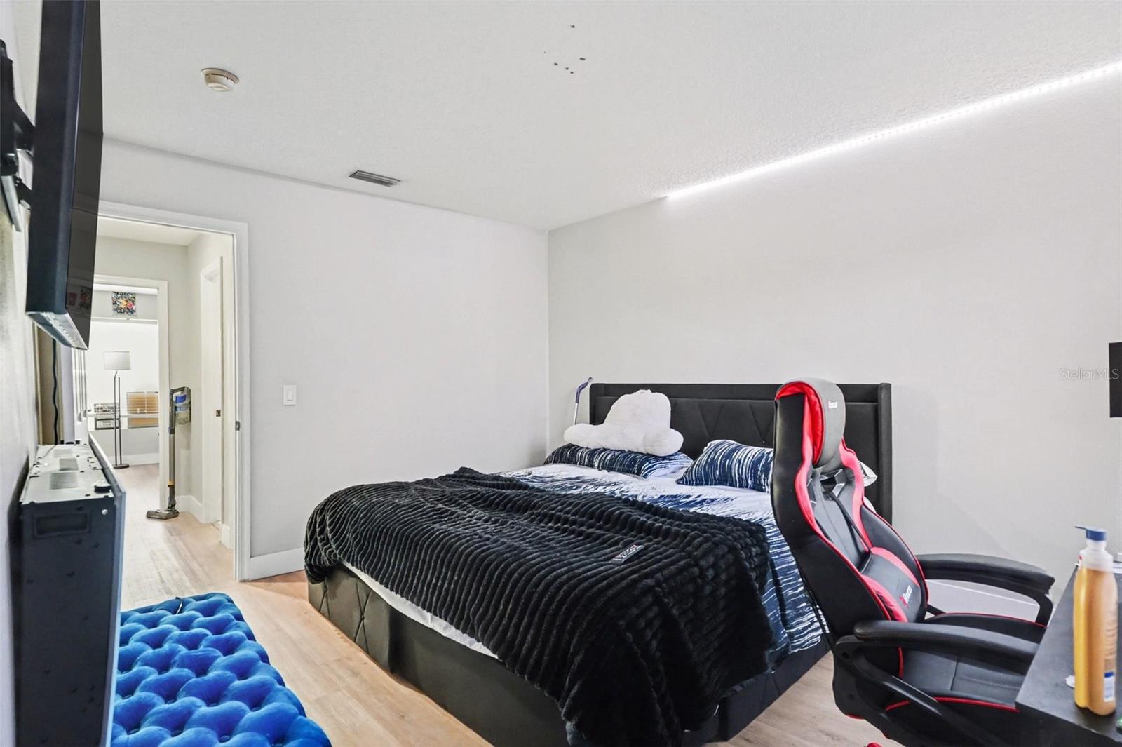 8105 RIVER MONT WAY, TAMPA, FL, 33637