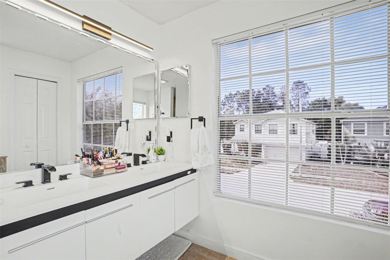 8105 RIVER MONT WAY, TAMPA, FL, 33637