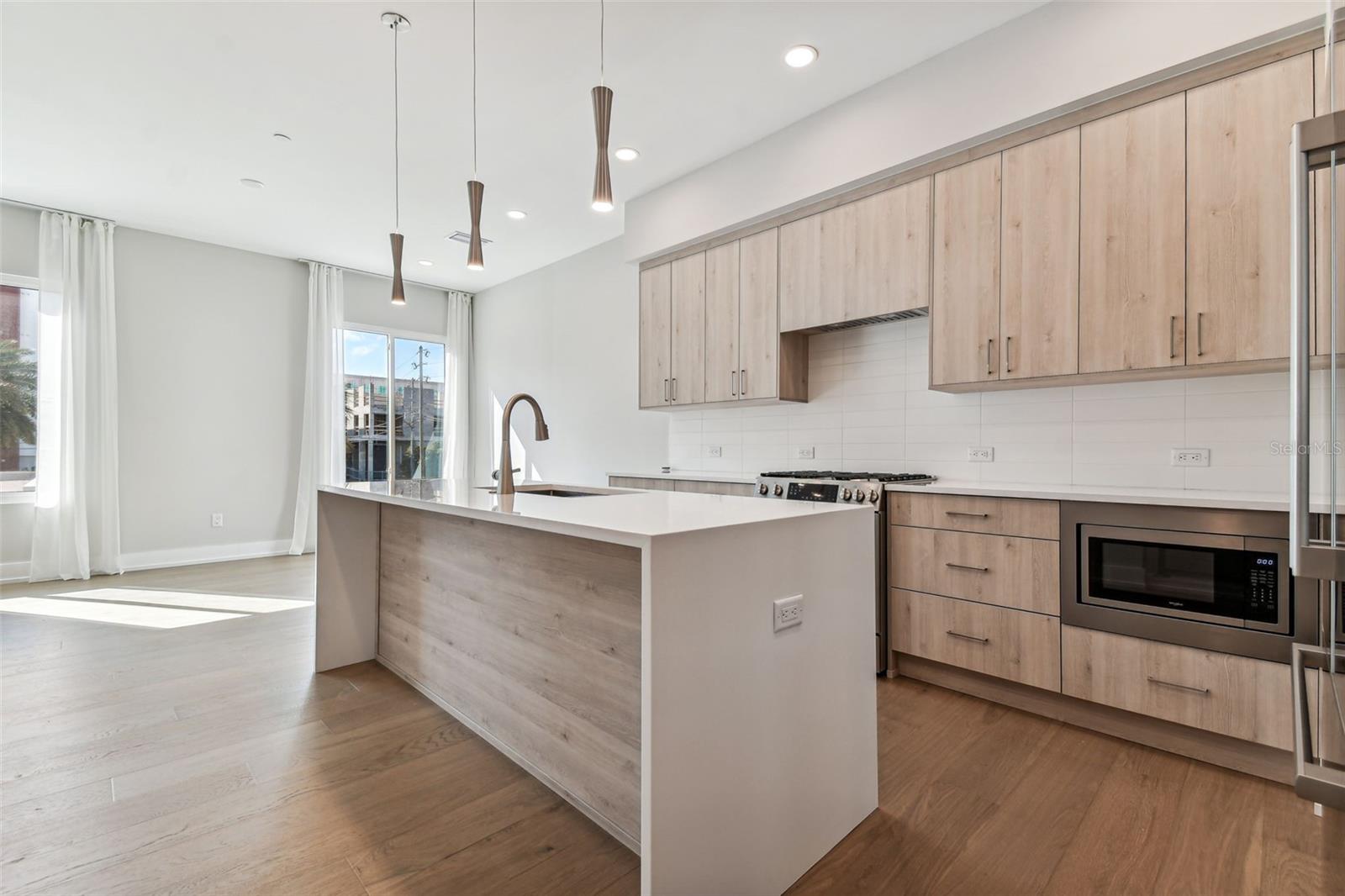 370 6TH ST S, ST PETERSBURG, FL, 33701