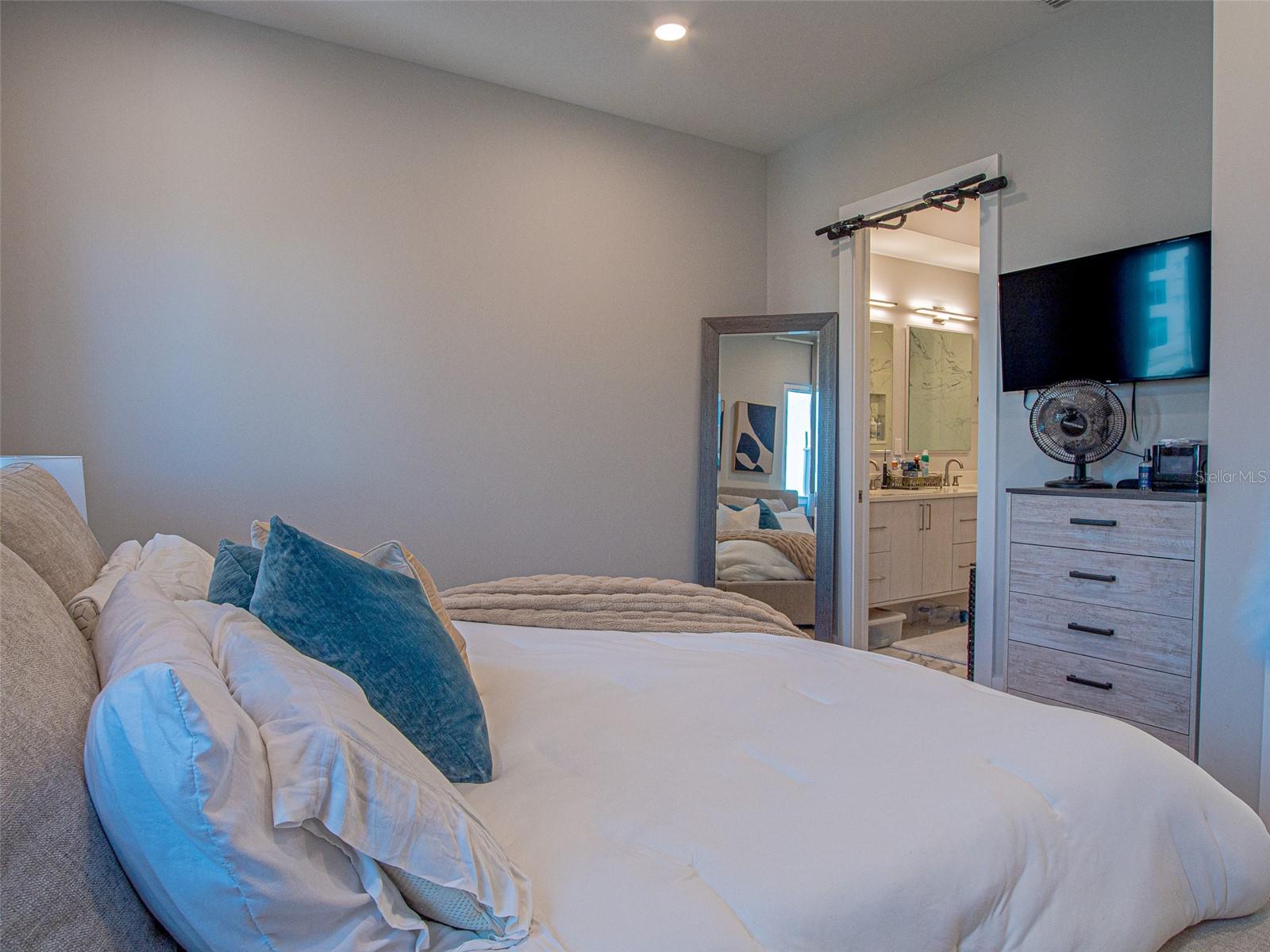 370 6TH ST S, ST PETERSBURG, FL, 33701