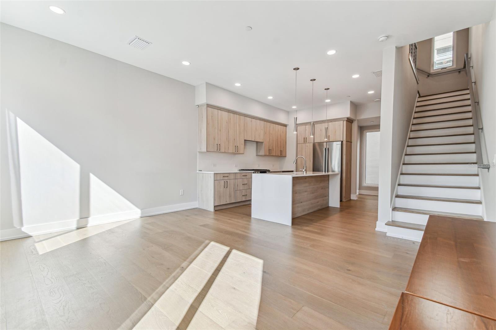 370 6TH ST S, ST PETERSBURG, FL, 33701