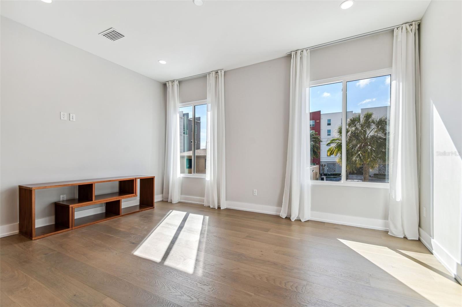 370 6TH ST S, ST PETERSBURG, FL, 33701