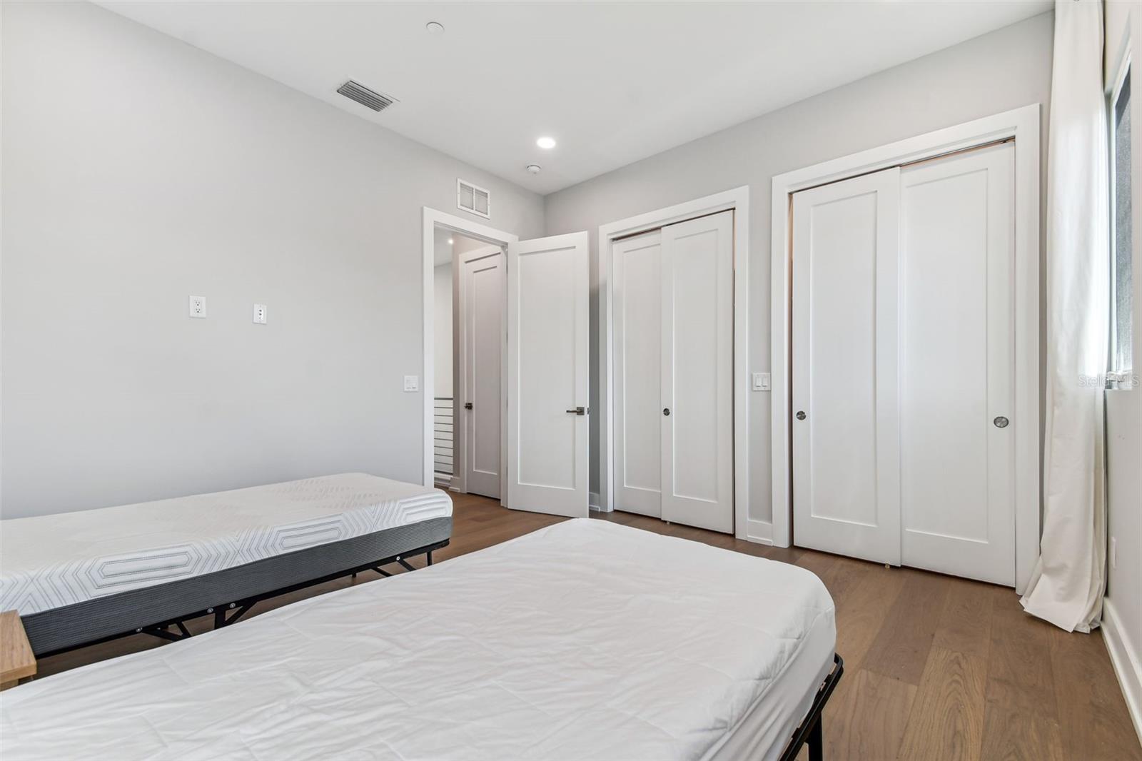 370 6TH ST S, ST PETERSBURG, FL, 33701