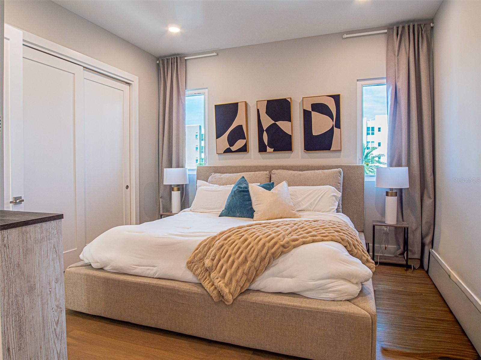 370 6TH ST S, ST PETERSBURG, FL, 33701