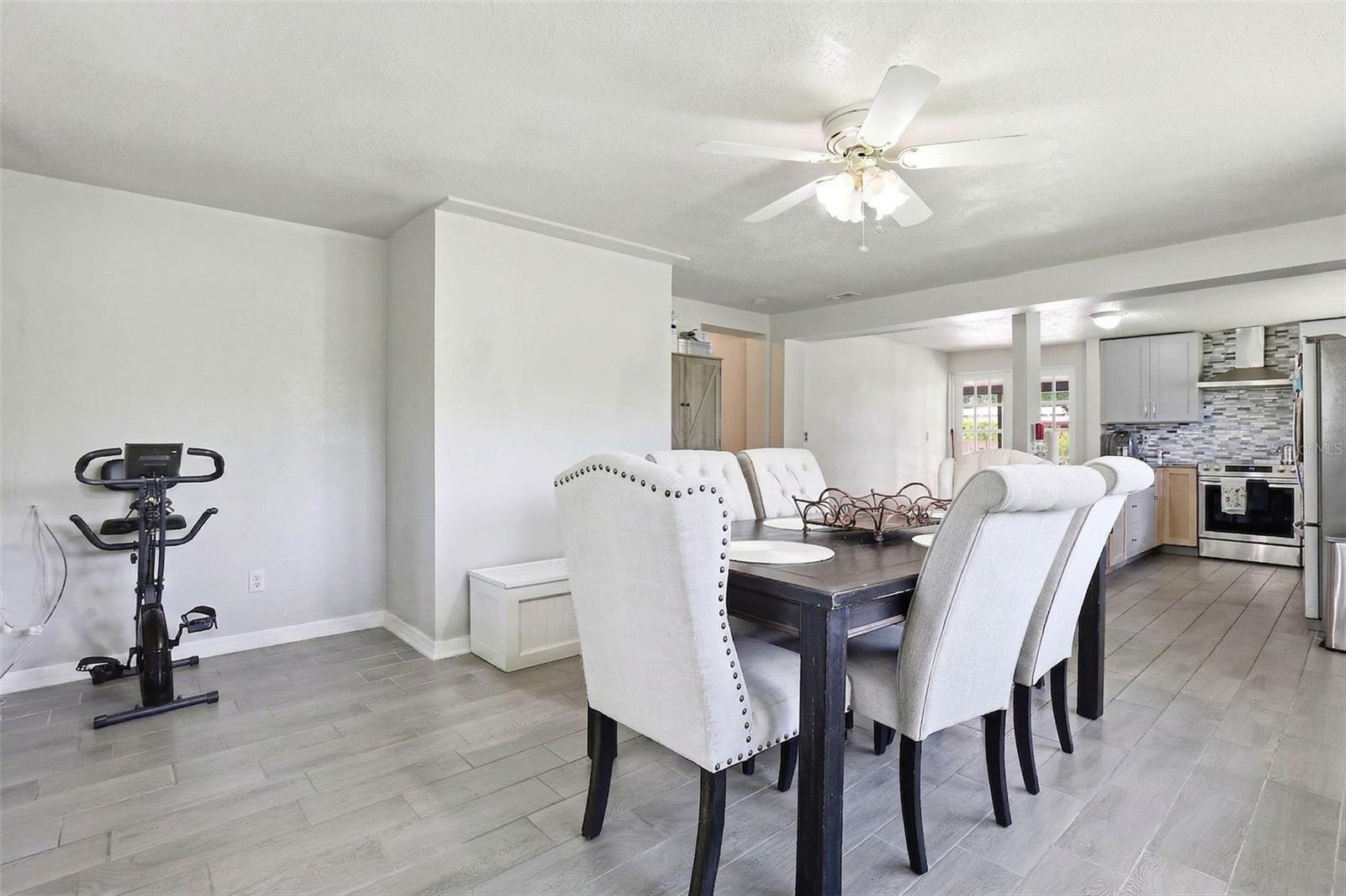 30151 LYNNE DR, WESLEY CHAPEL, FL, 33543