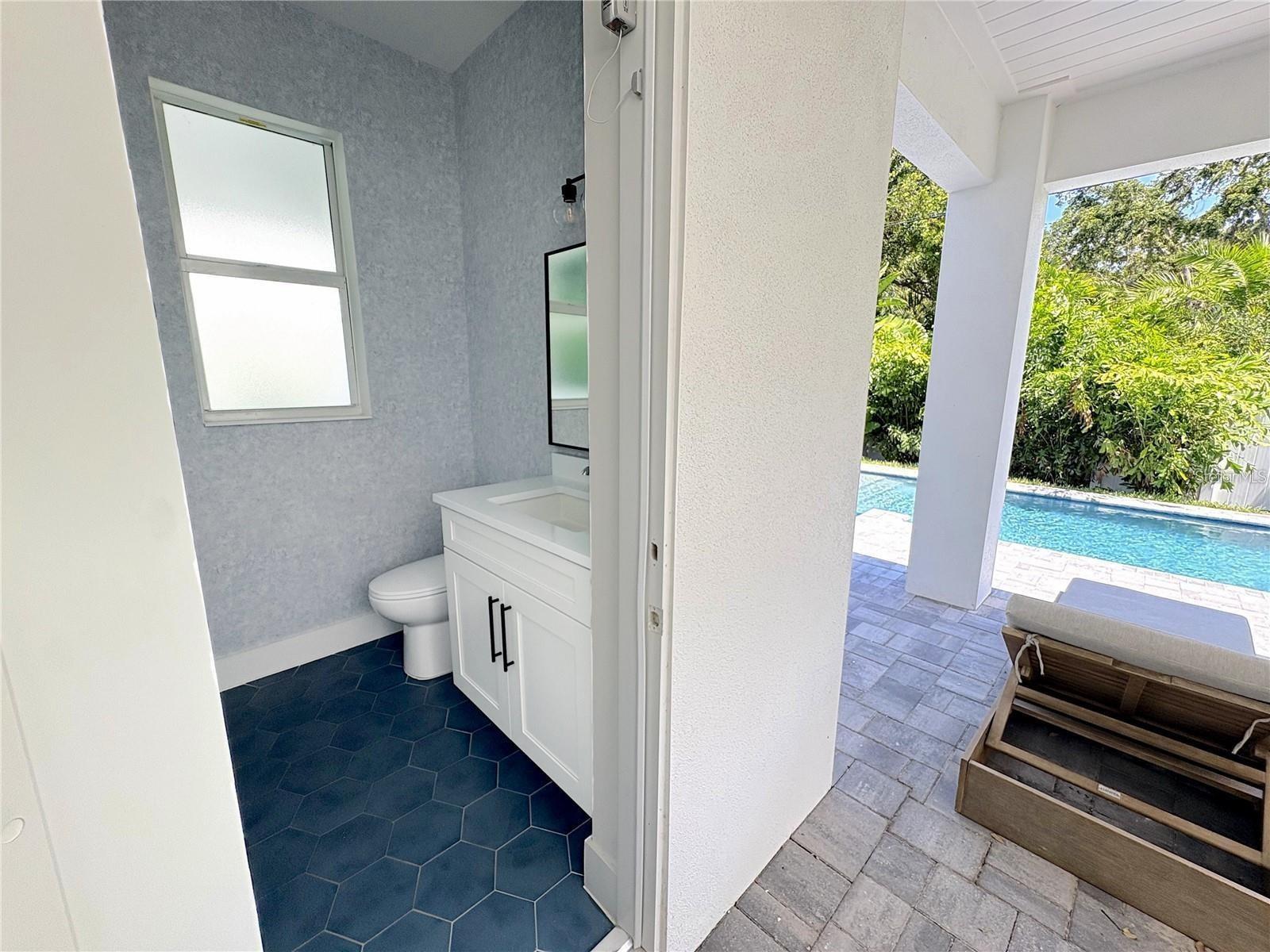 1647 SIESTA DR, SARASOTA, FL, 34239