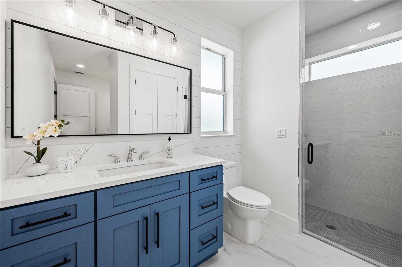 1647 SIESTA DR, SARASOTA, FL, 34239