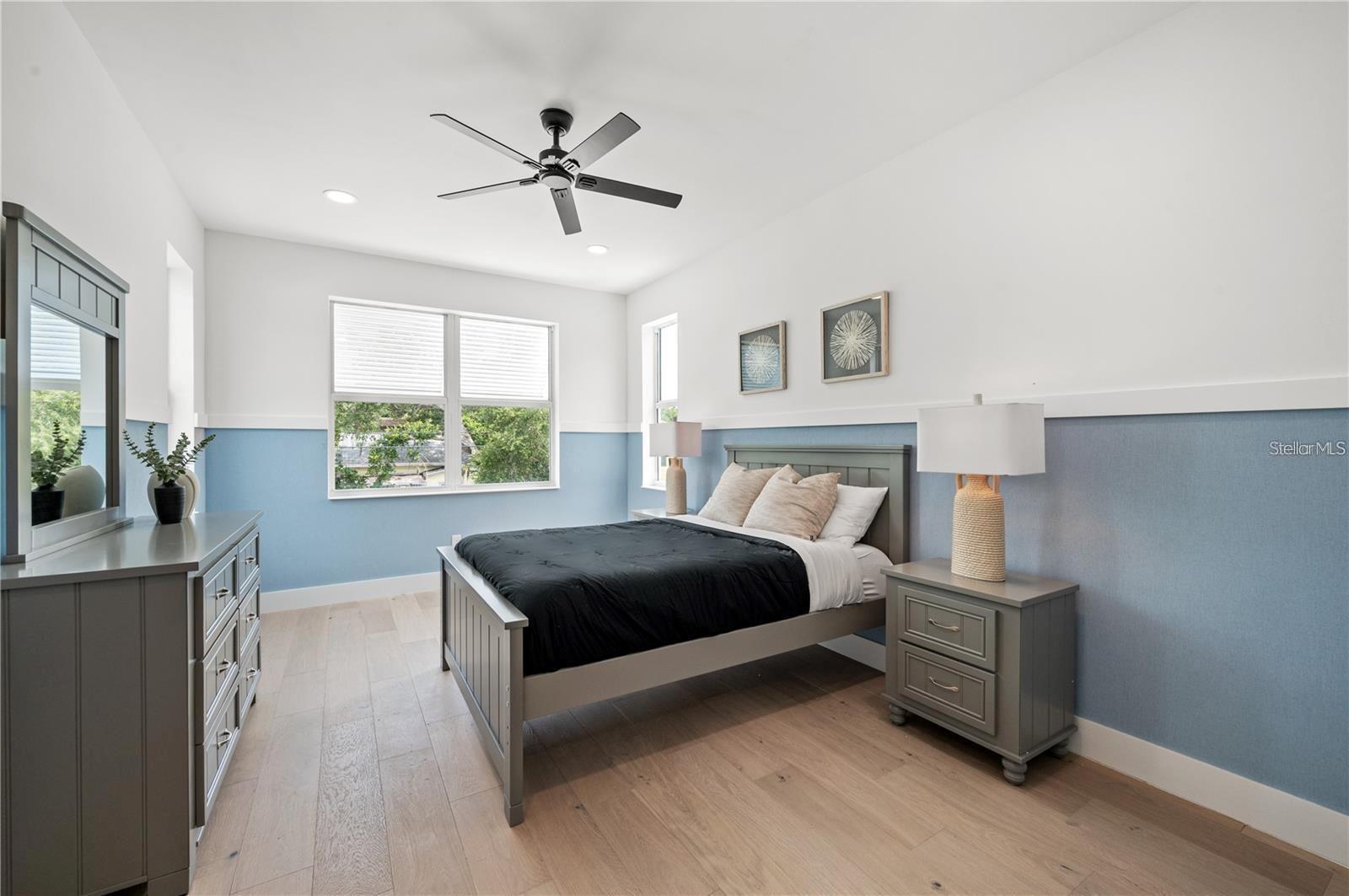 1647 SIESTA DR, SARASOTA, FL, 34239