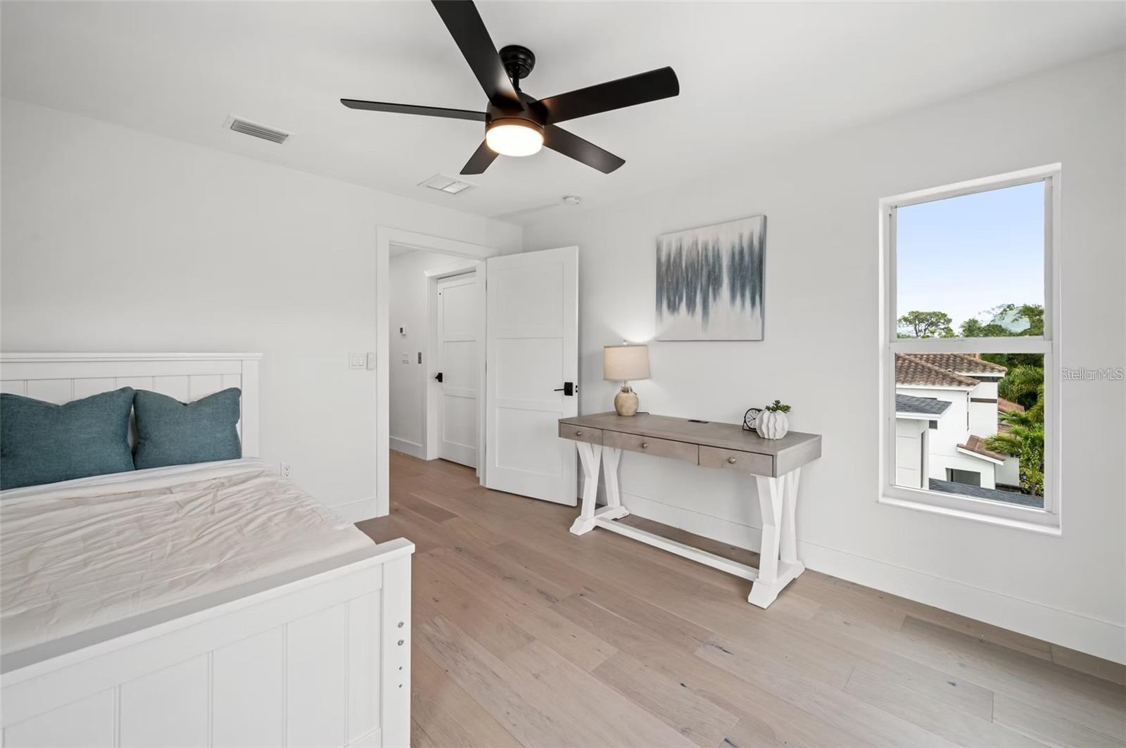 1647 SIESTA DR, SARASOTA, FL, 34239