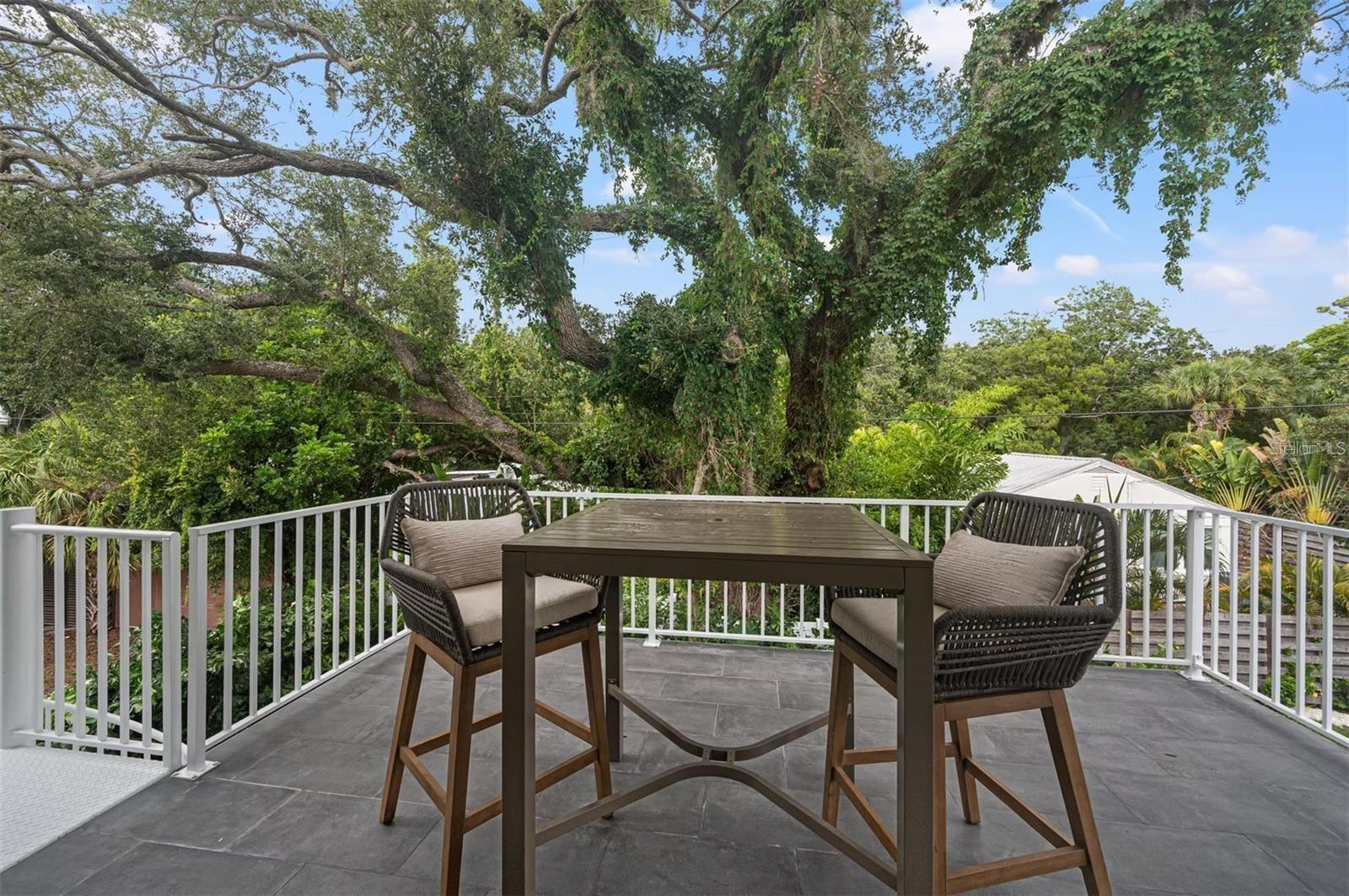 1647 SIESTA DR, SARASOTA, FL, 34239