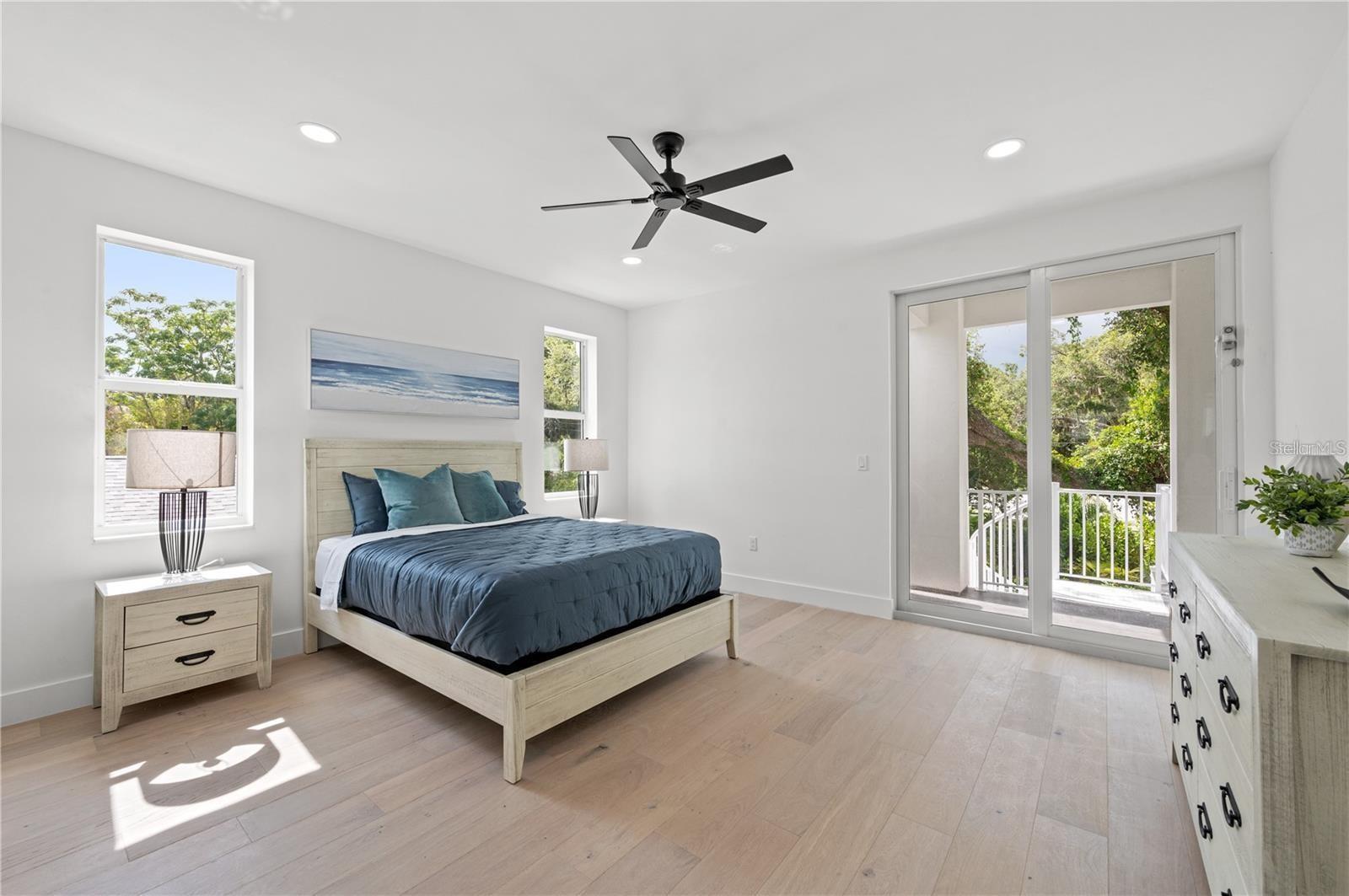 1647 SIESTA DR, SARASOTA, FL, 34239