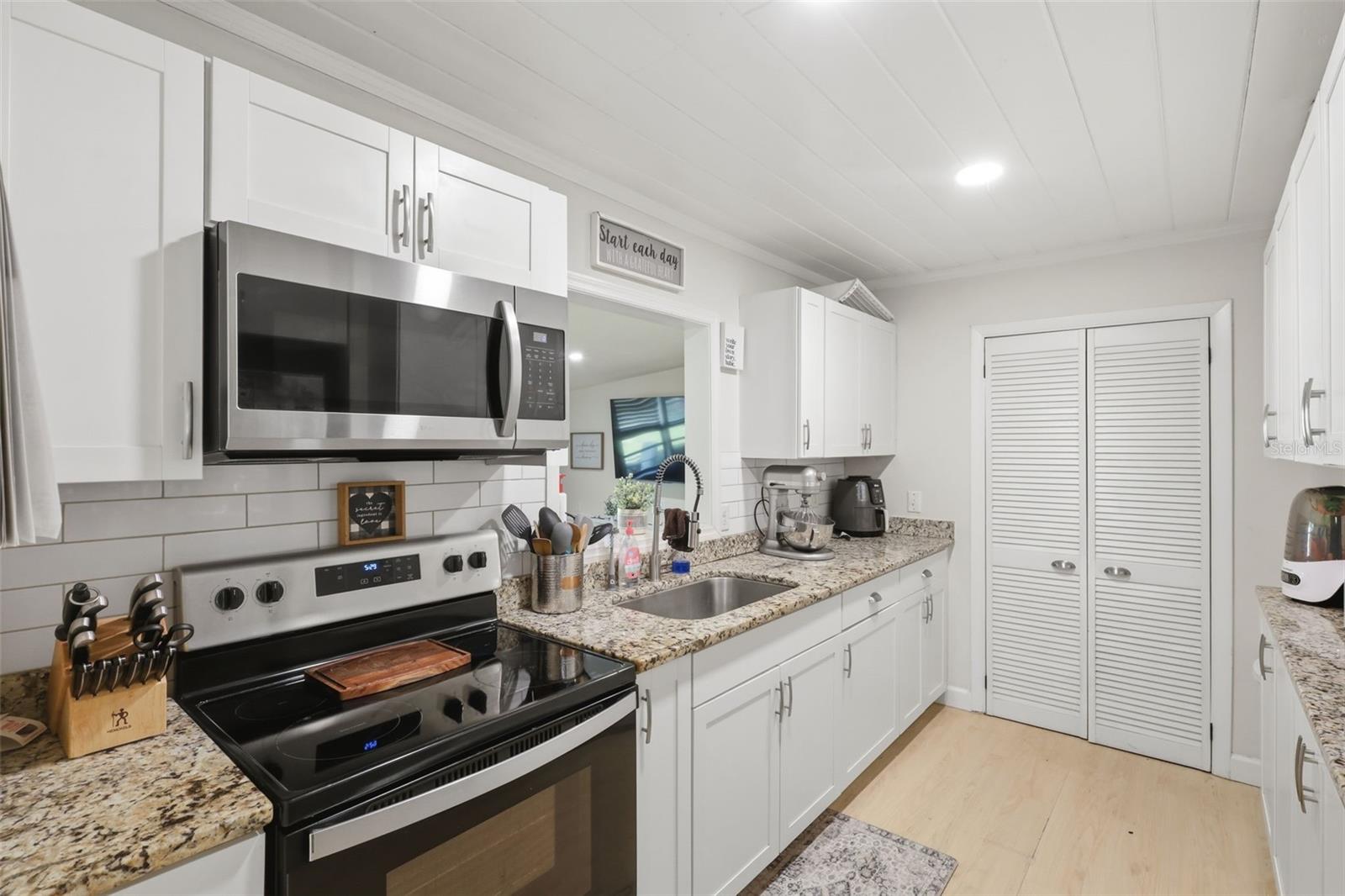 112 EDWARDS AVE, ORANGE CITY, FL, 32763