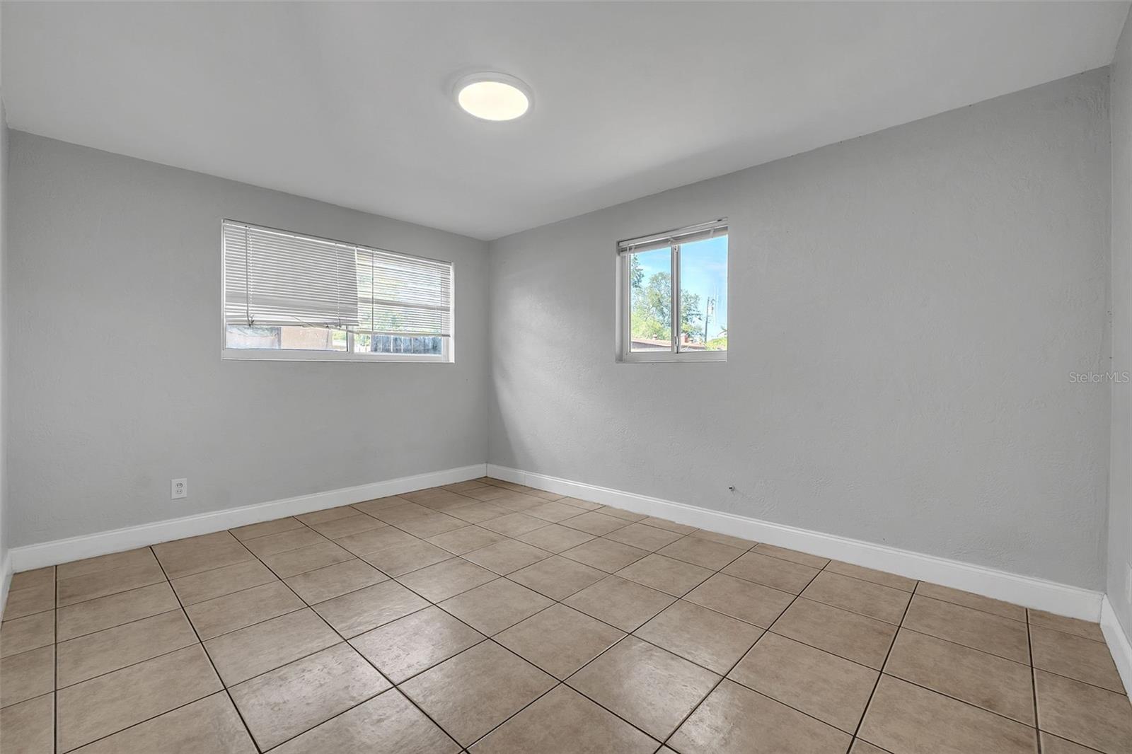 747 DERBYSHIRE RD, DAYTONA BEACH, FL, 32114