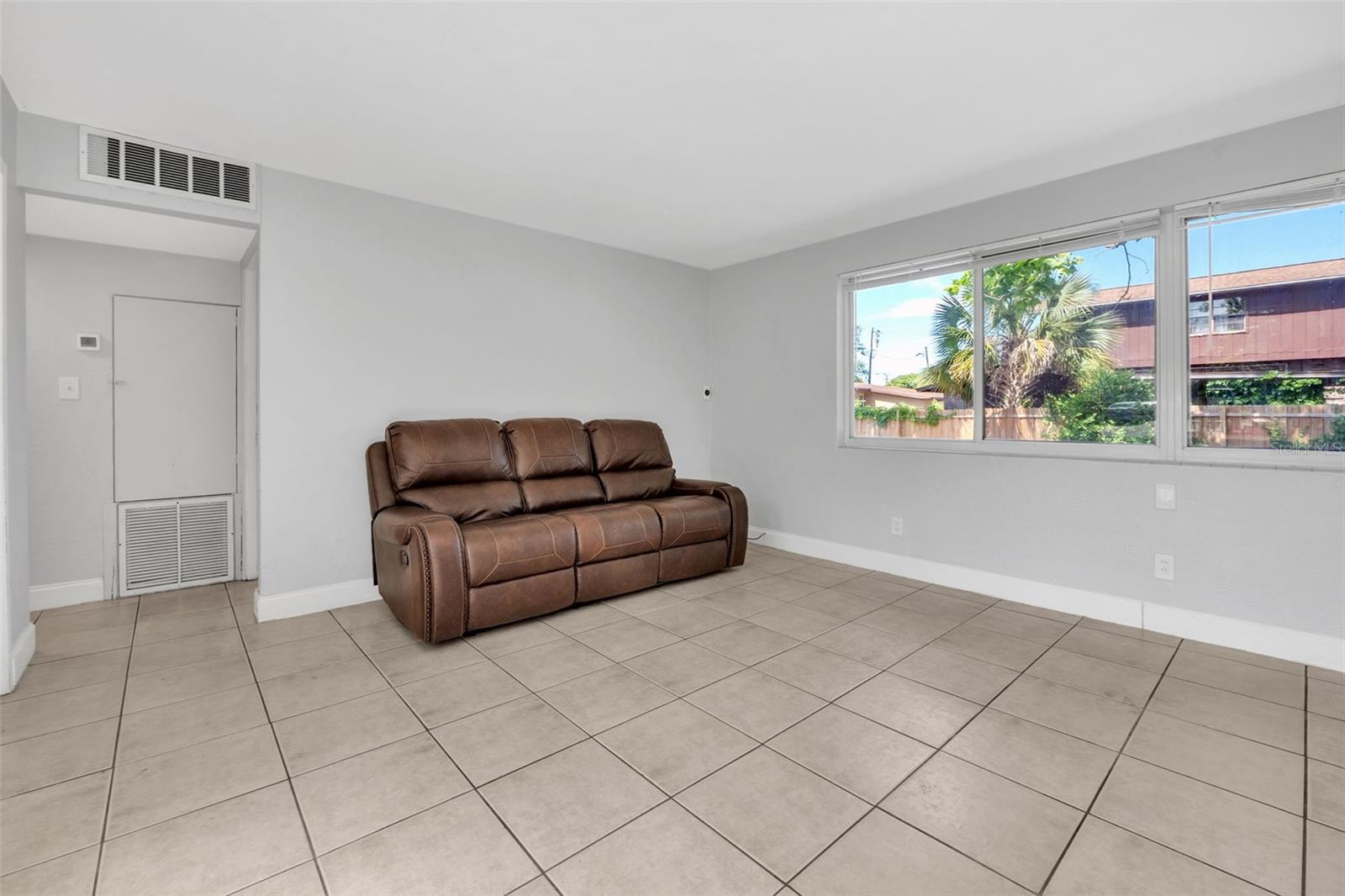 747 DERBYSHIRE RD, DAYTONA BEACH, FL, 32114