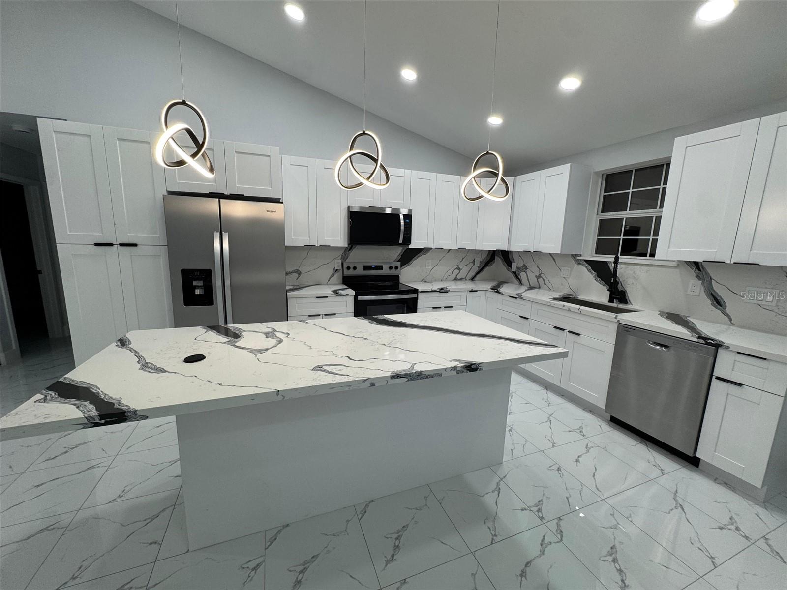 2555 W TAUNTON RD, AVON PARK, FL, 33825