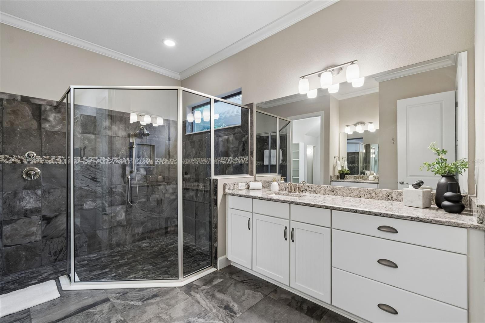 8552 GRAND ALBERATO RD, TAMPA, FL, 33647