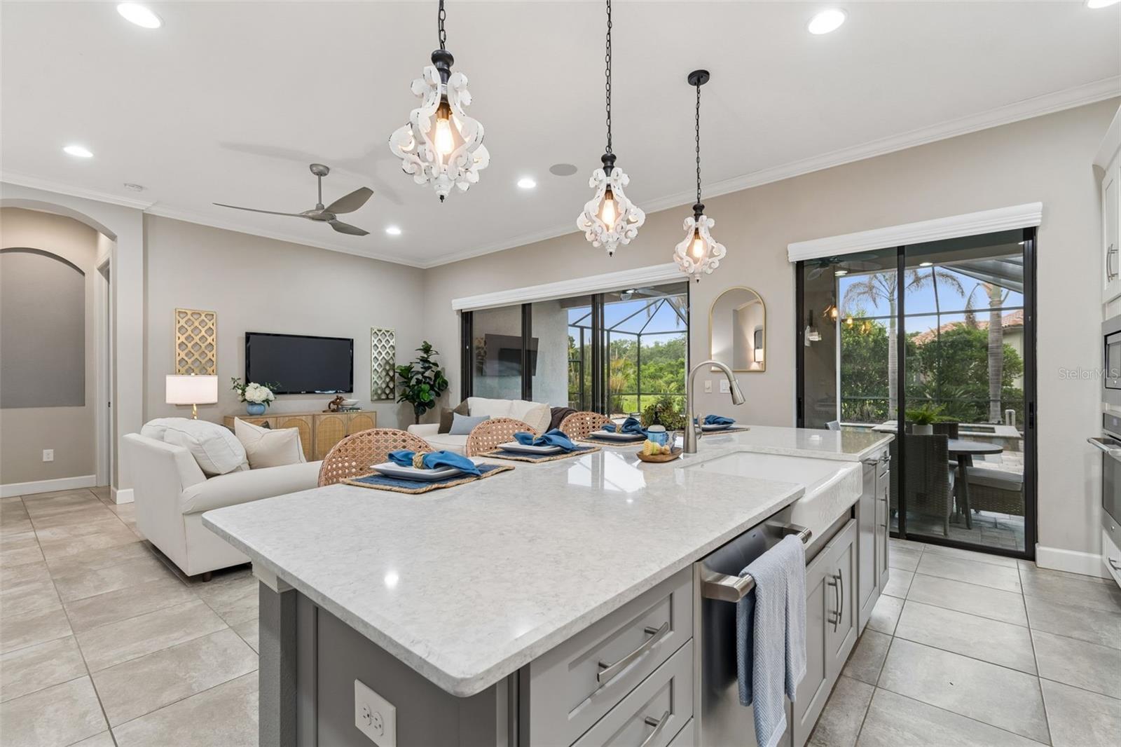8552 GRAND ALBERATO RD, TAMPA, FL, 33647