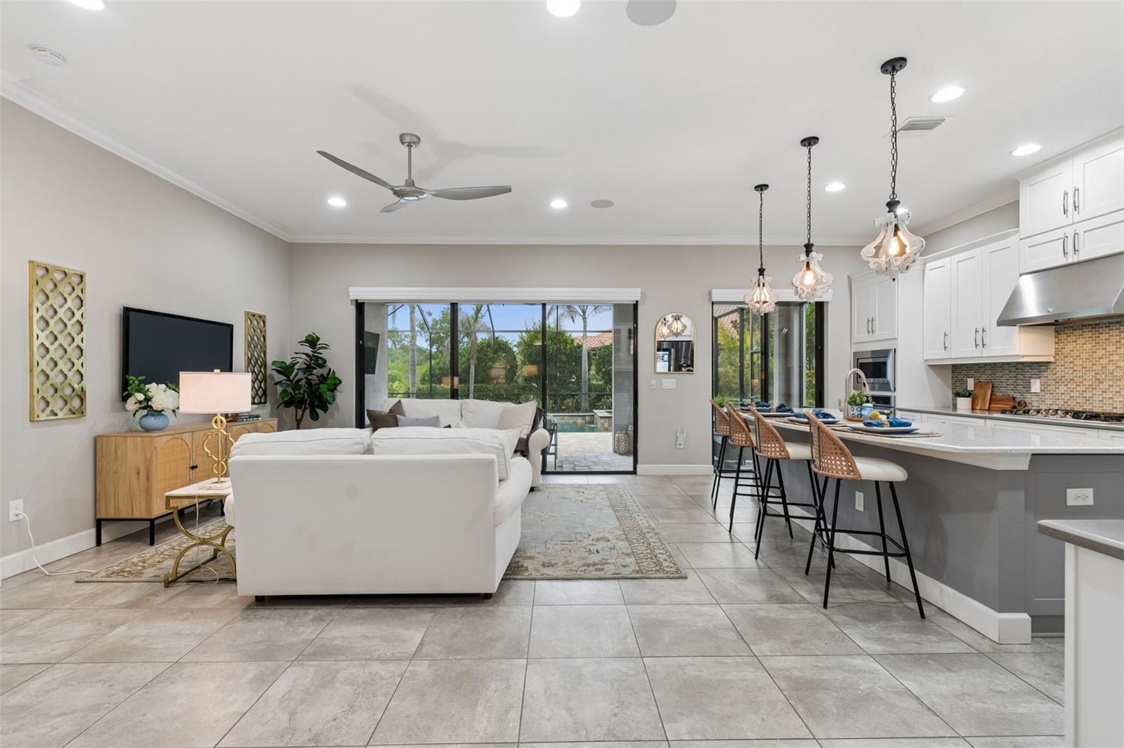 8552 GRAND ALBERATO RD, TAMPA, FL, 33647