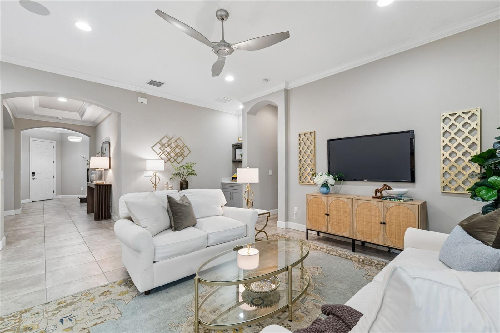 8552 GRAND ALBERATO RD, TAMPA, FL, 33647