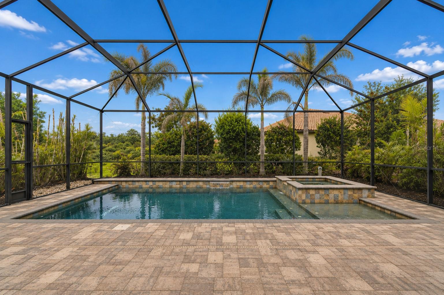 8552 GRAND ALBERATO RD, TAMPA, FL, 33647