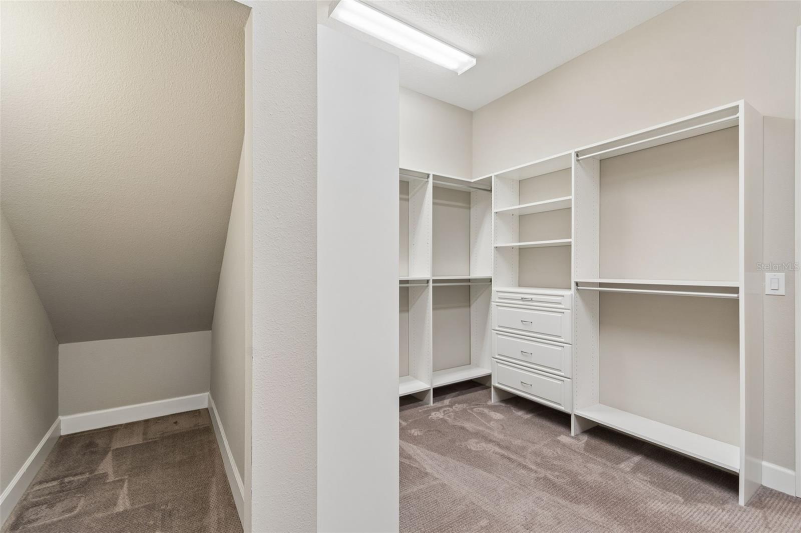 8552 GRAND ALBERATO RD, TAMPA, FL, 33647