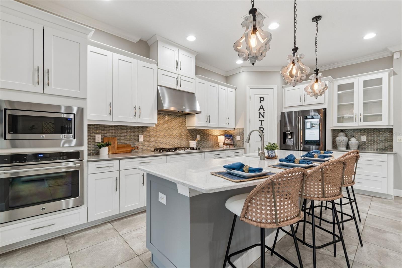 8552 GRAND ALBERATO RD, TAMPA, FL, 33647