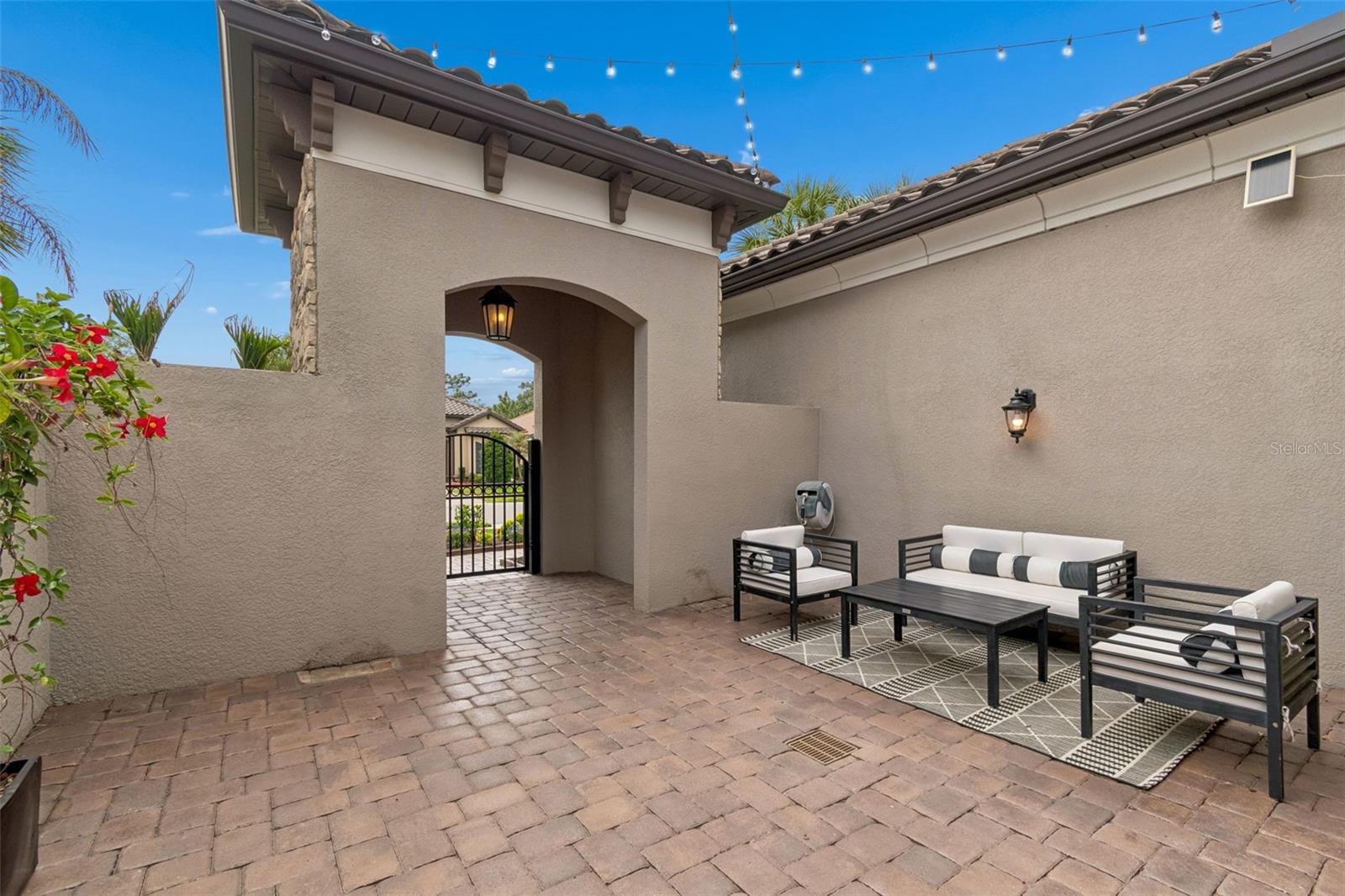 8552 GRAND ALBERATO RD, TAMPA, FL, 33647