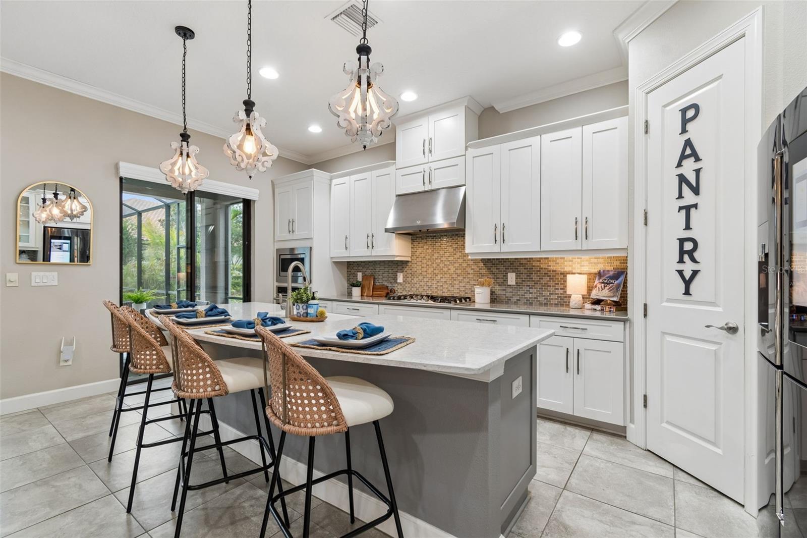8552 GRAND ALBERATO RD, TAMPA, FL, 33647