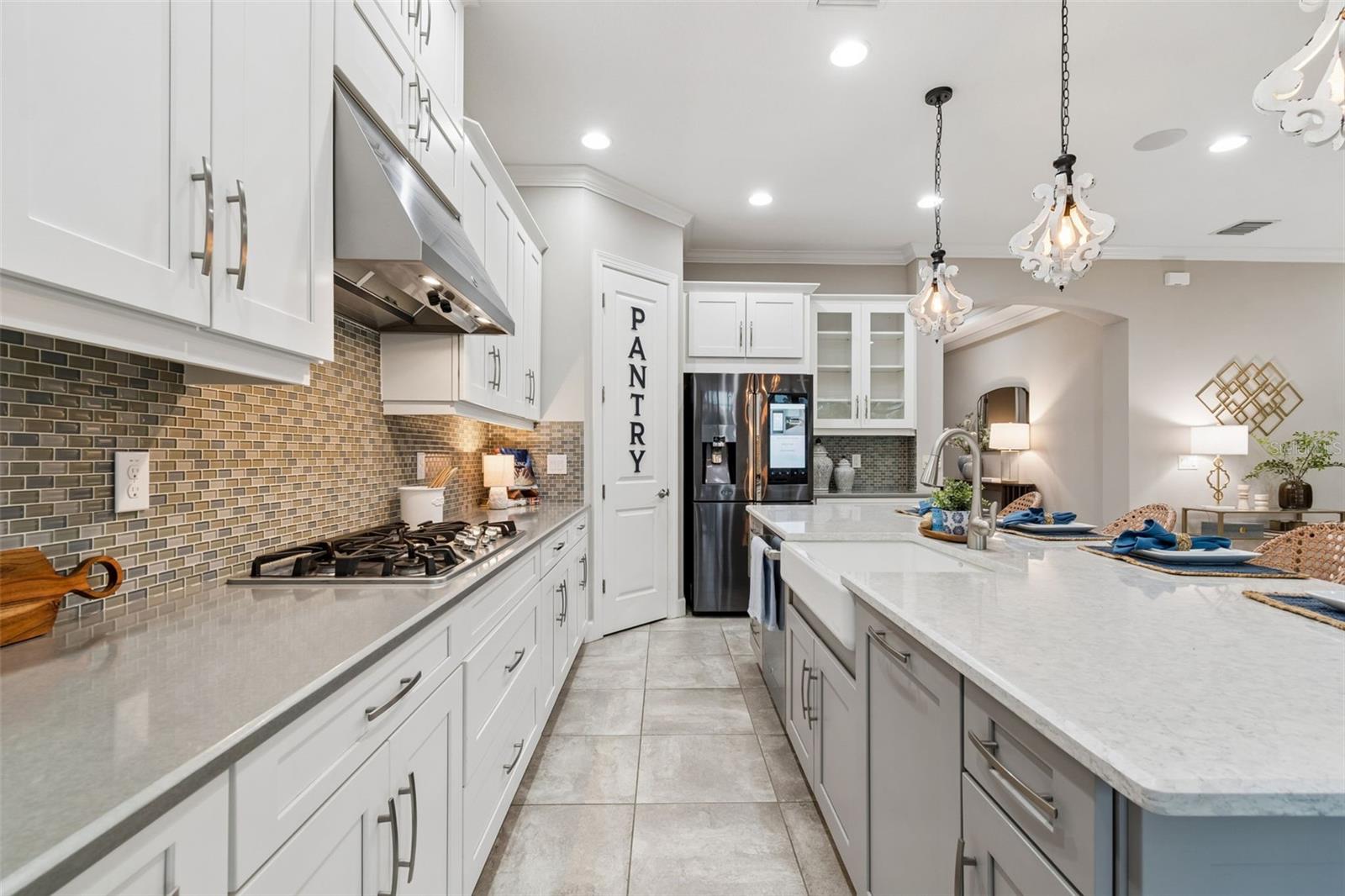 8552 GRAND ALBERATO RD, TAMPA, FL, 33647