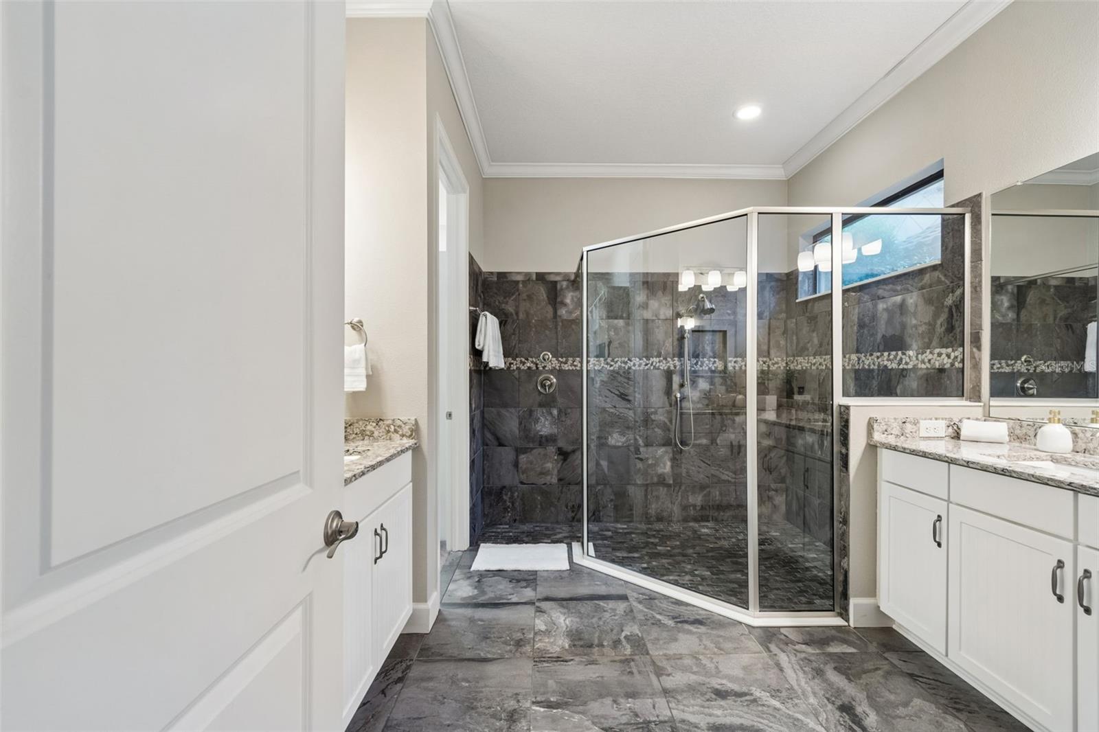 8552 GRAND ALBERATO RD, TAMPA, FL, 33647