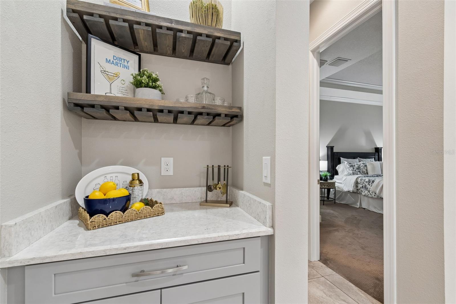 8552 GRAND ALBERATO RD, TAMPA, FL, 33647