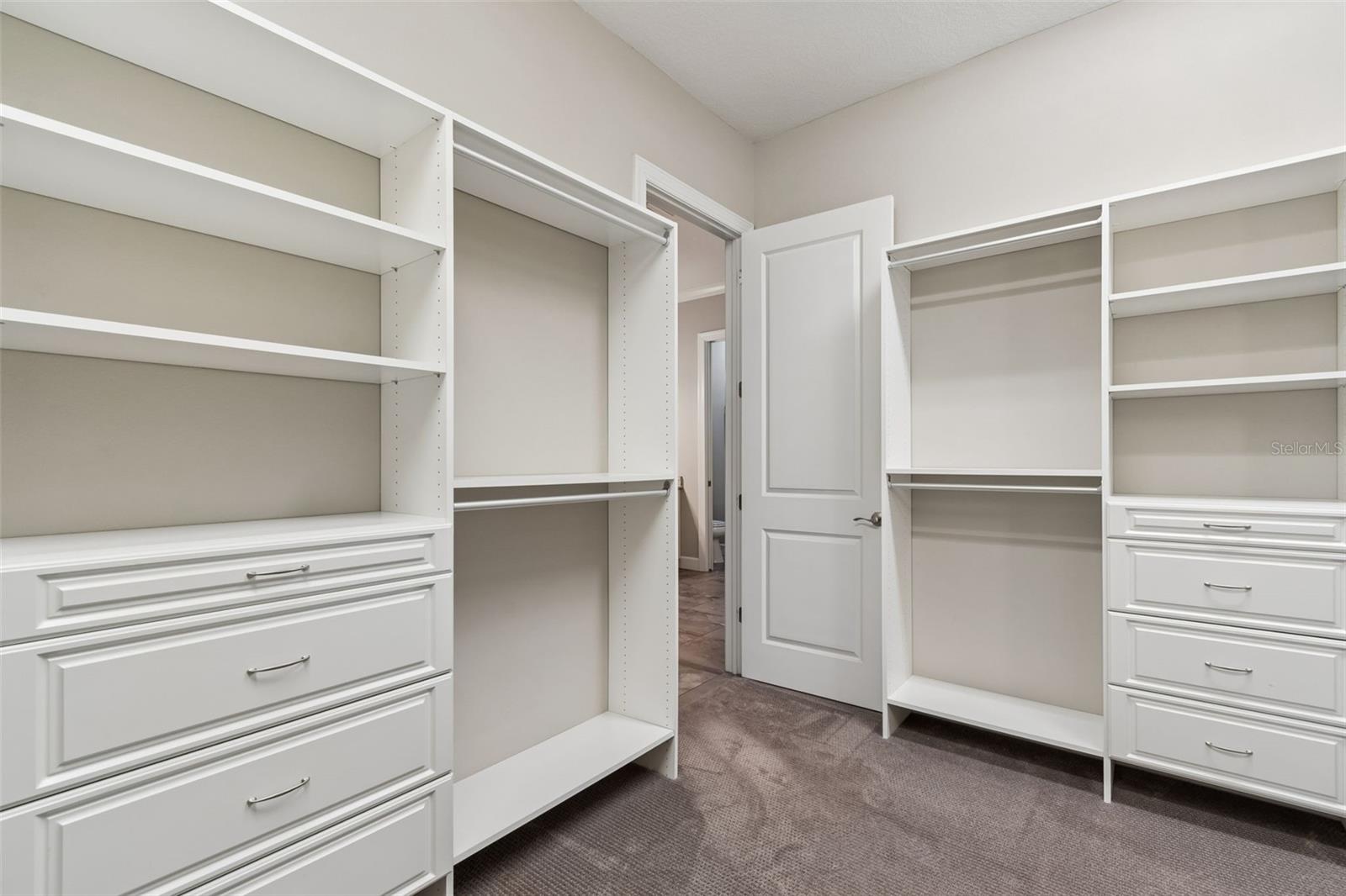 8552 GRAND ALBERATO RD, TAMPA, FL, 33647