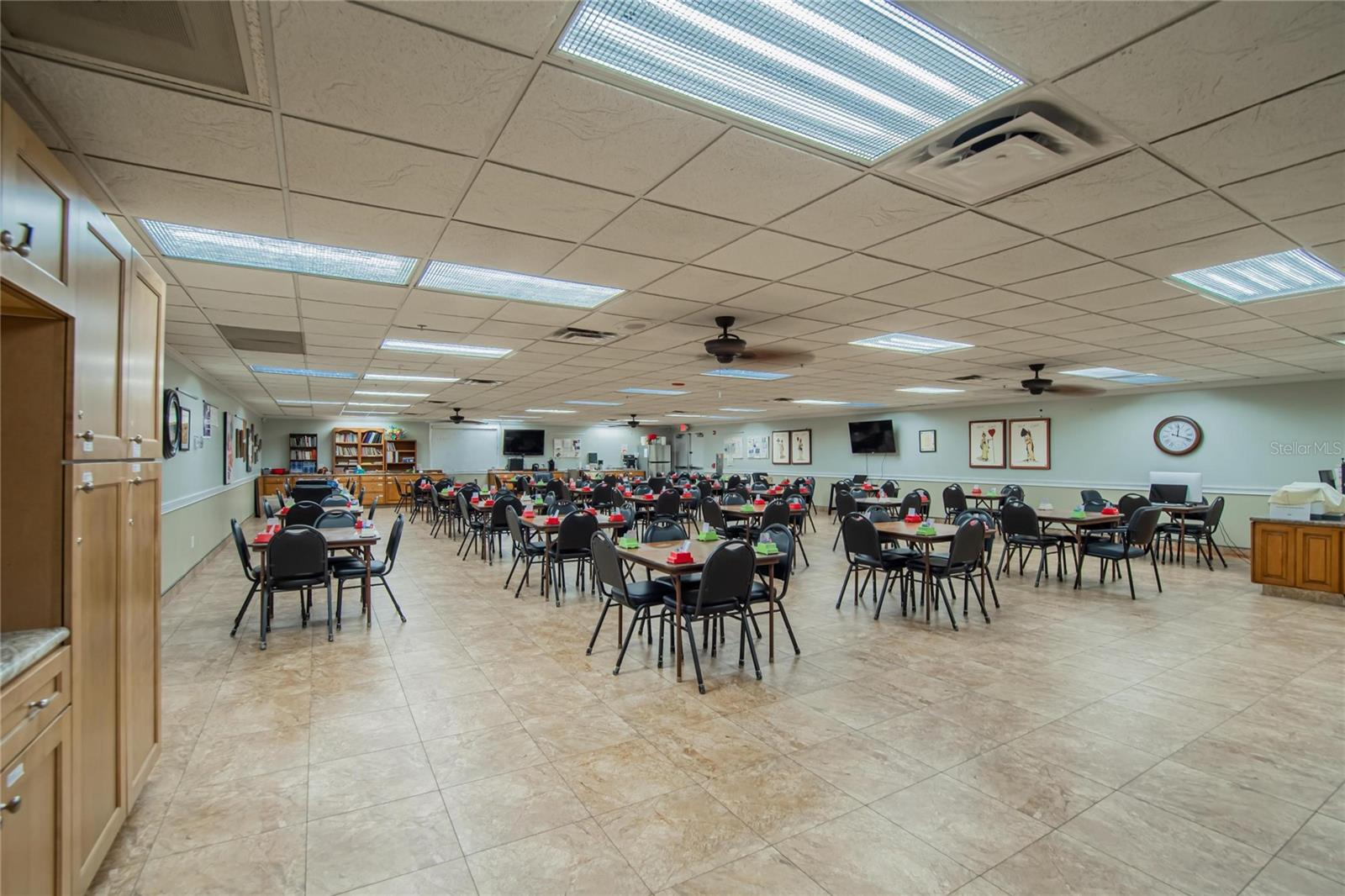 809 OAKMONT AVE, SUN CITY CENTER, FL, 33573