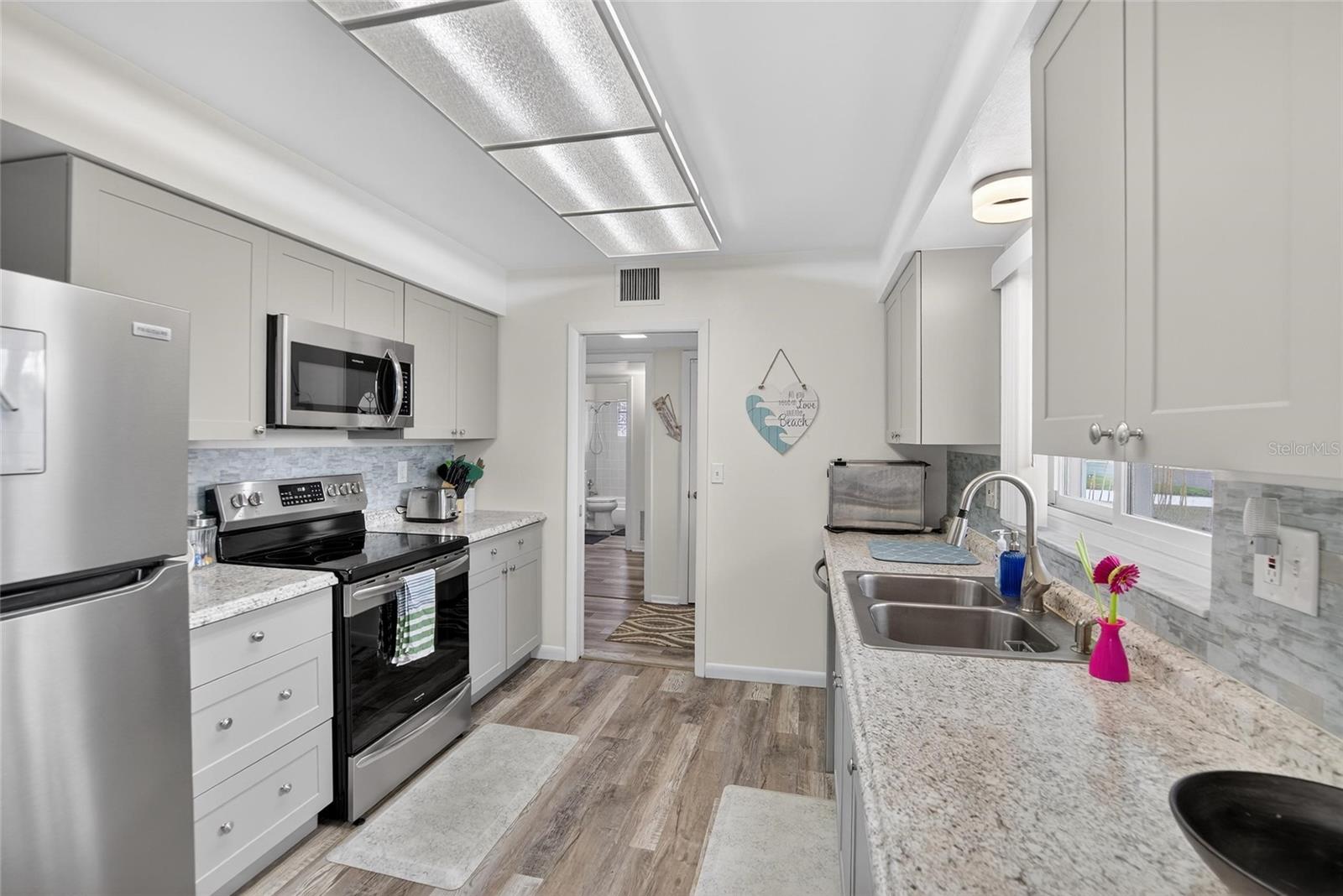 809 OAKMONT AVE, SUN CITY CENTER, FL, 33573