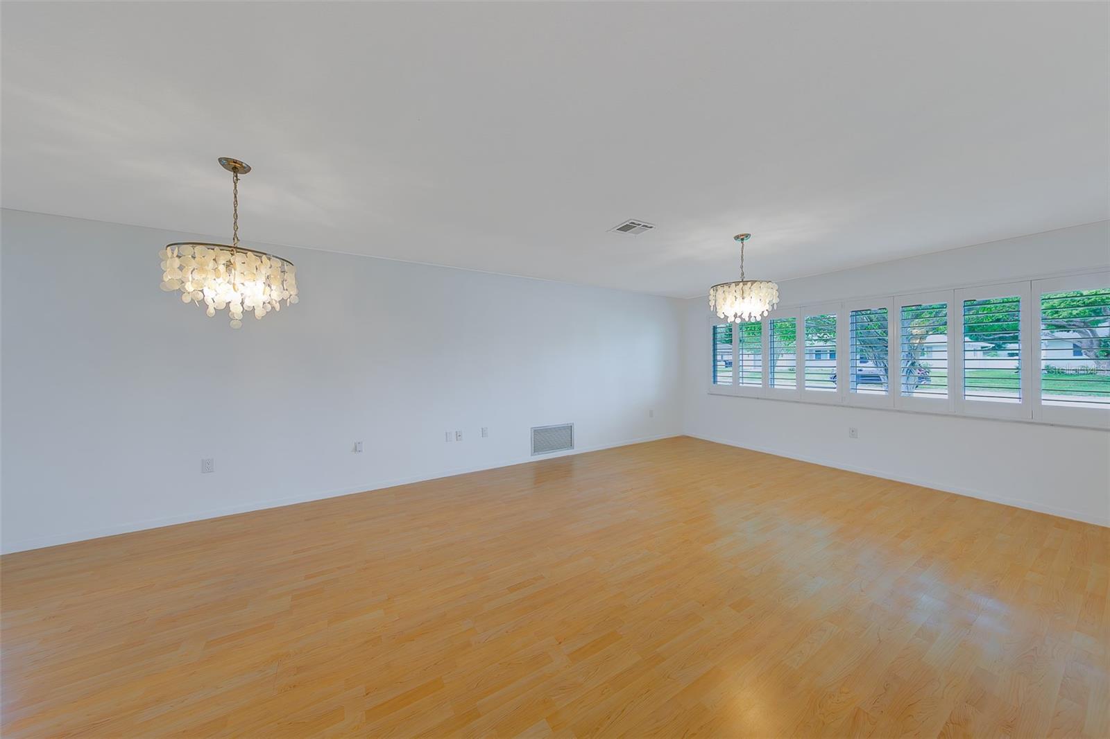 1923 SKY DR, CLEARWATER, FL, 33755