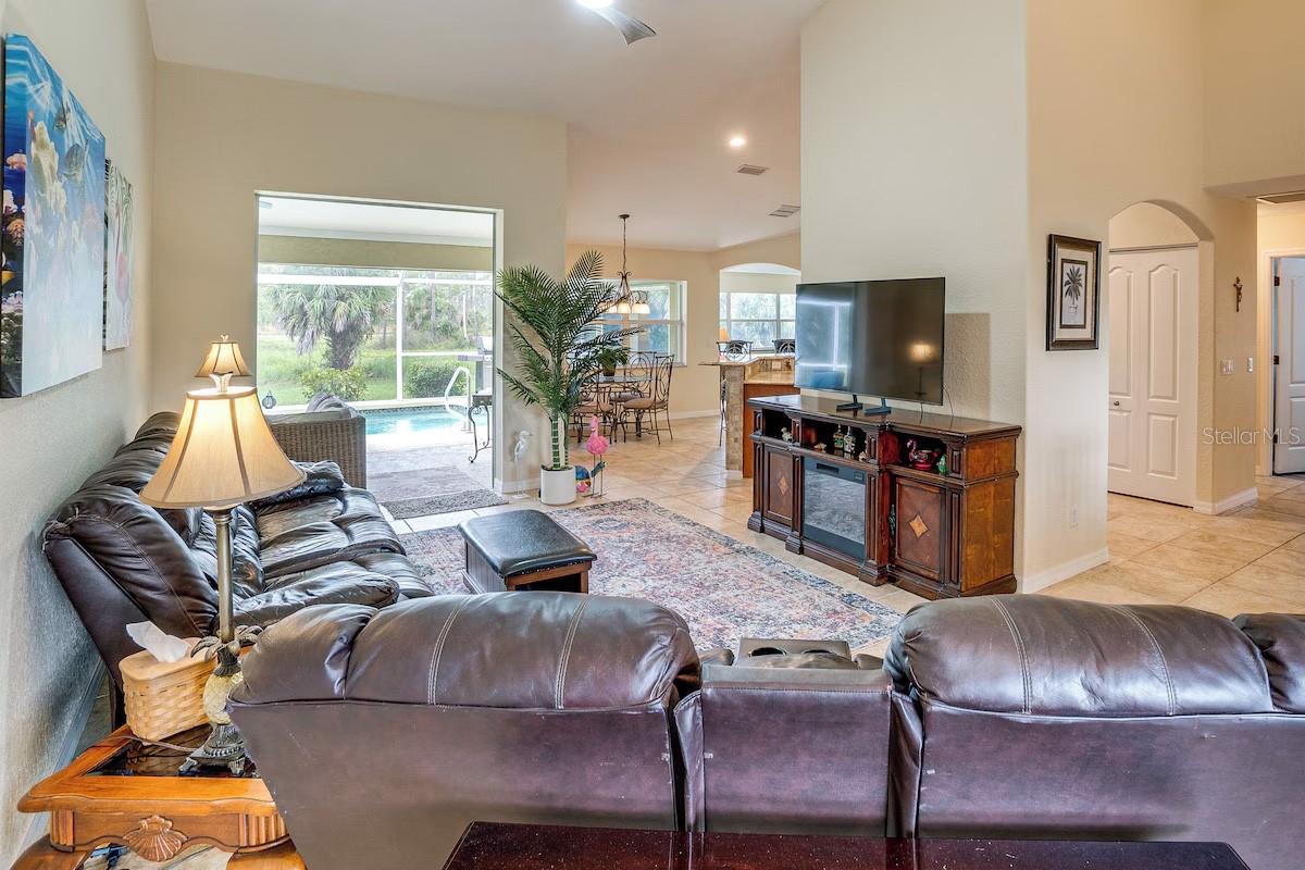 289 W PINE VALLEY LN, ROTONDA WEST, FL, 33947