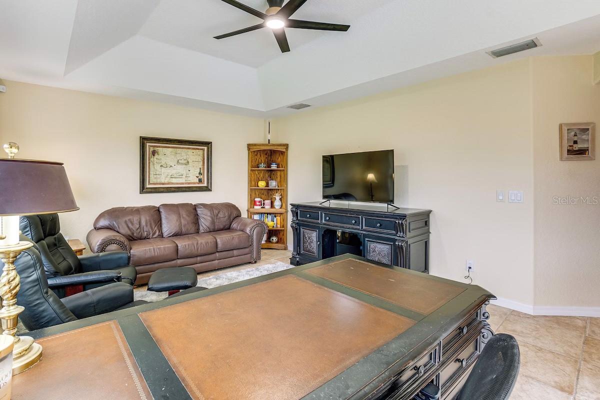 289 W PINE VALLEY LN, ROTONDA WEST, FL, 33947