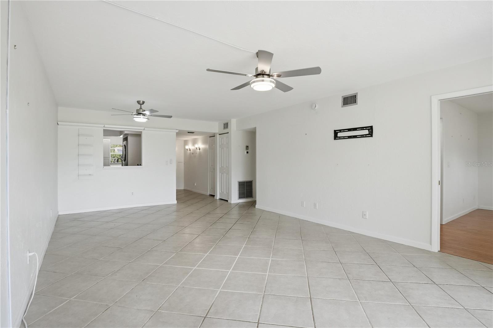 7860 PALM AIRE LN #103, SARASOTA, FL, 34243