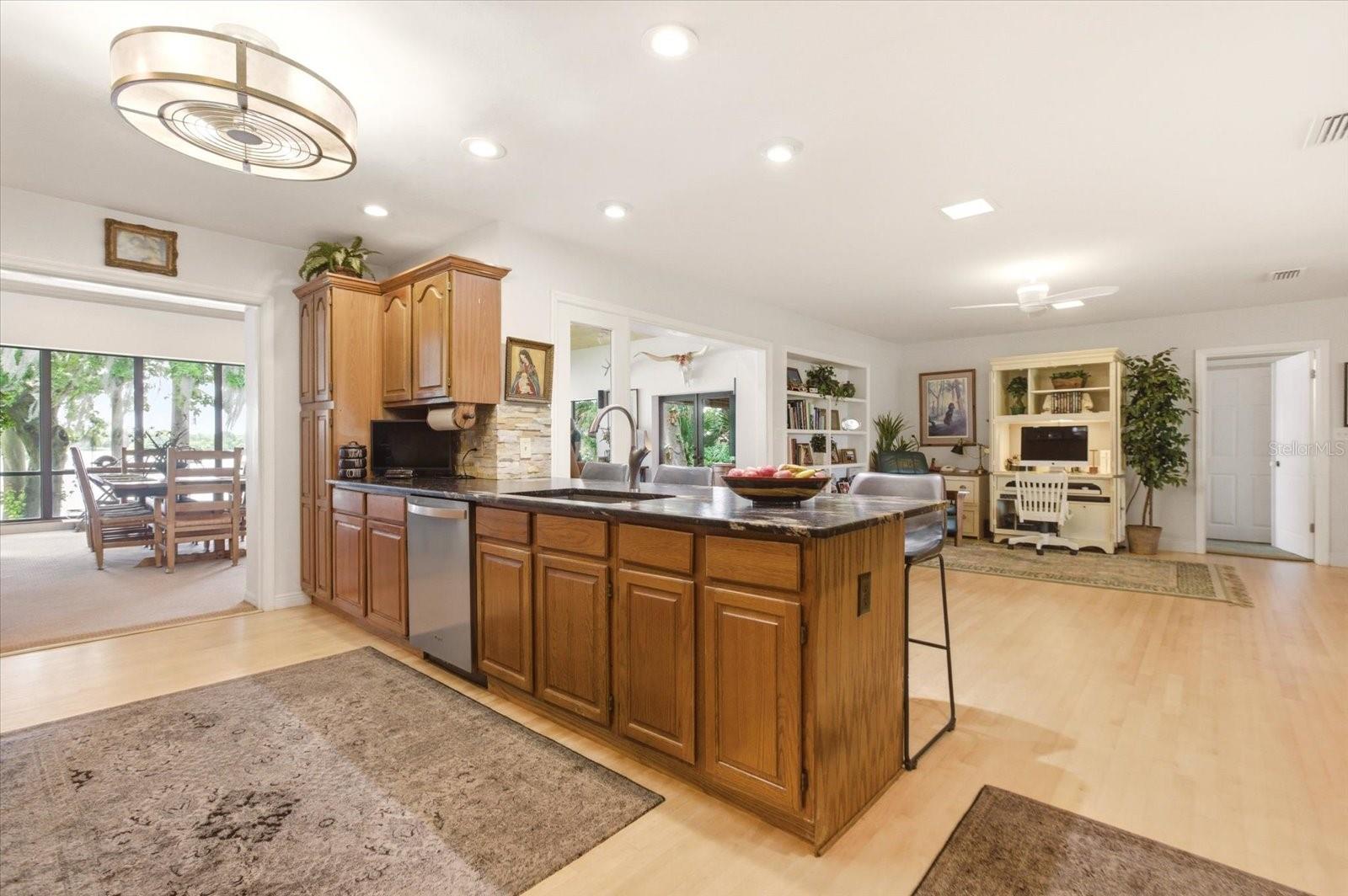 4910 E LAKE DR, WINTER SPRINGS, FL, 32708