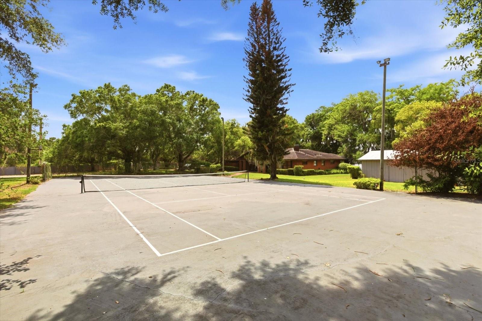 4910 E LAKE DR, WINTER SPRINGS, FL, 32708