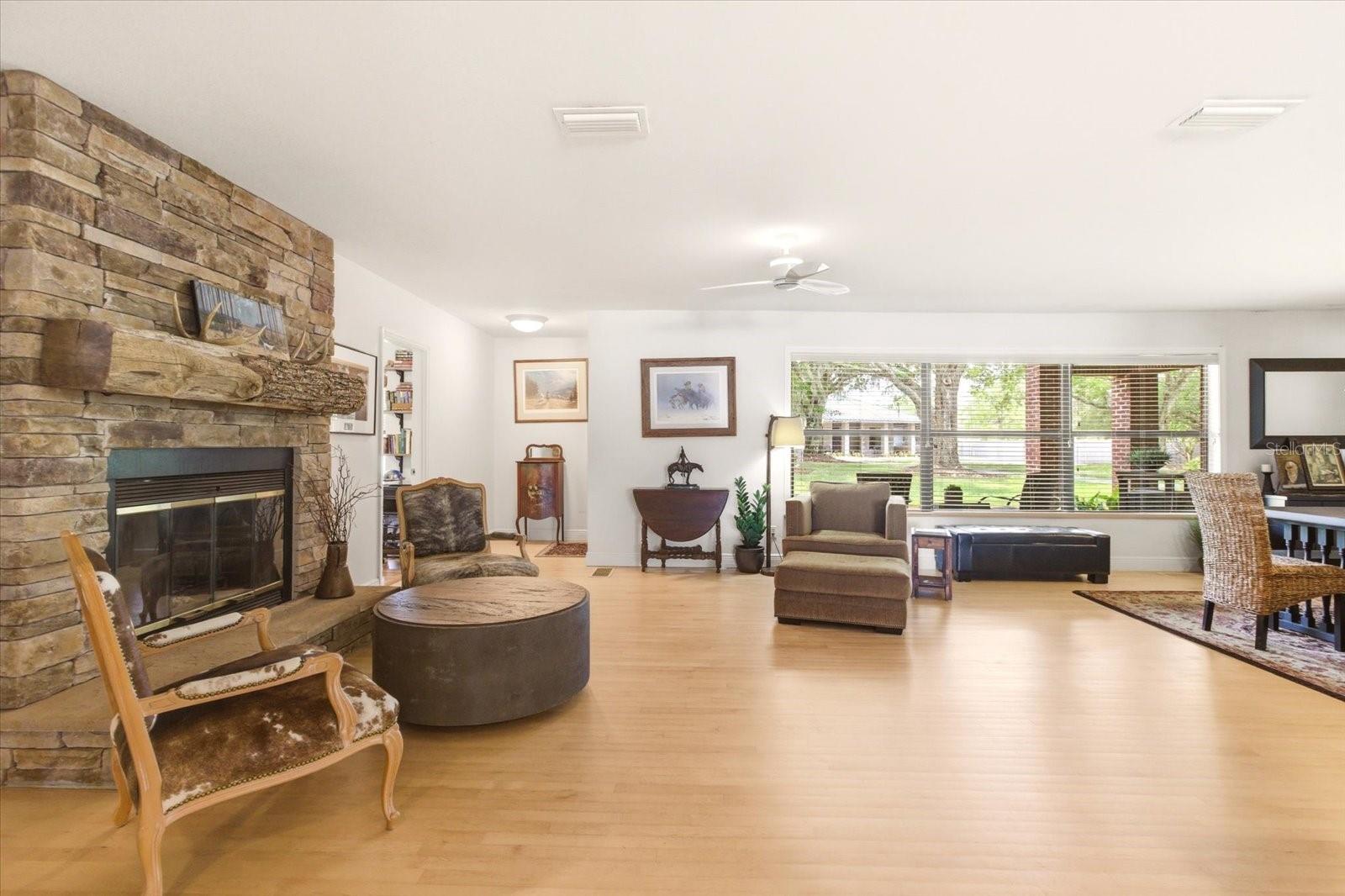4910 E LAKE DR, WINTER SPRINGS, FL, 32708